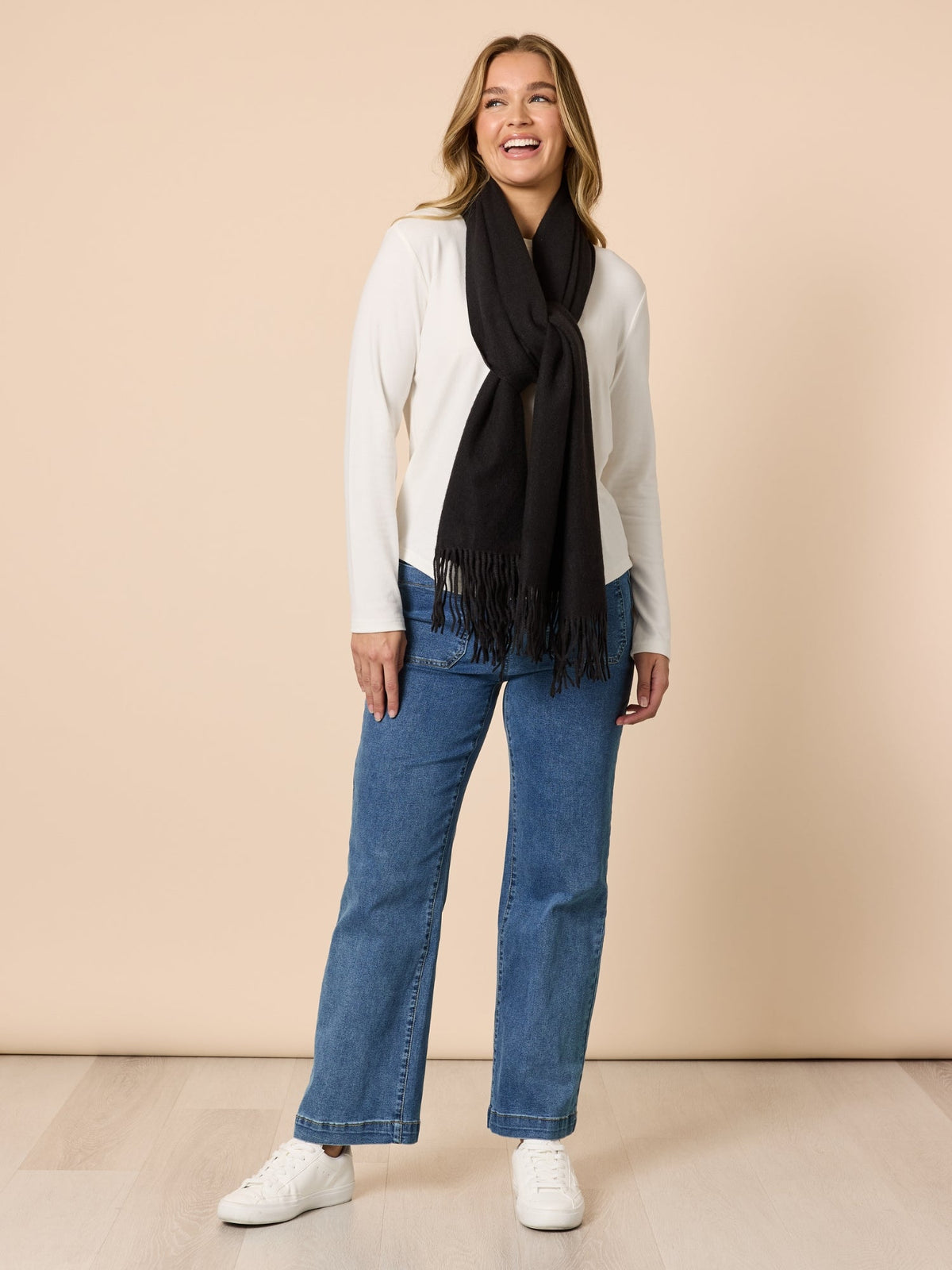 Threadz Cosy Fringe Scarf (Black)