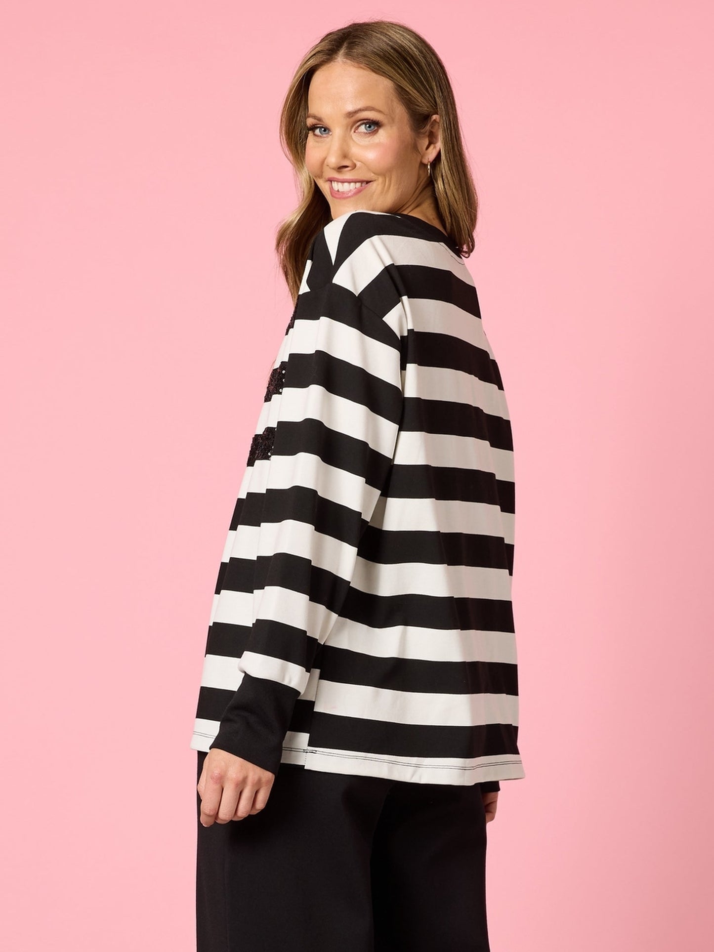 Clarity Riviera Sweatshirt (Black/Ivory)