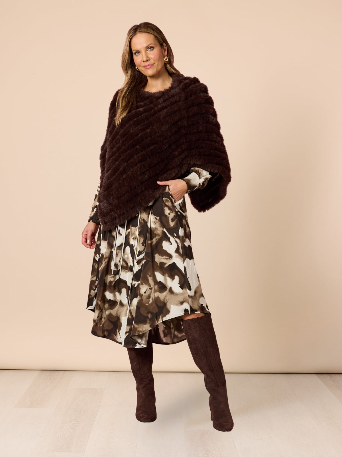 Hammock & Vine Roma Faux Poncho (Espresso)