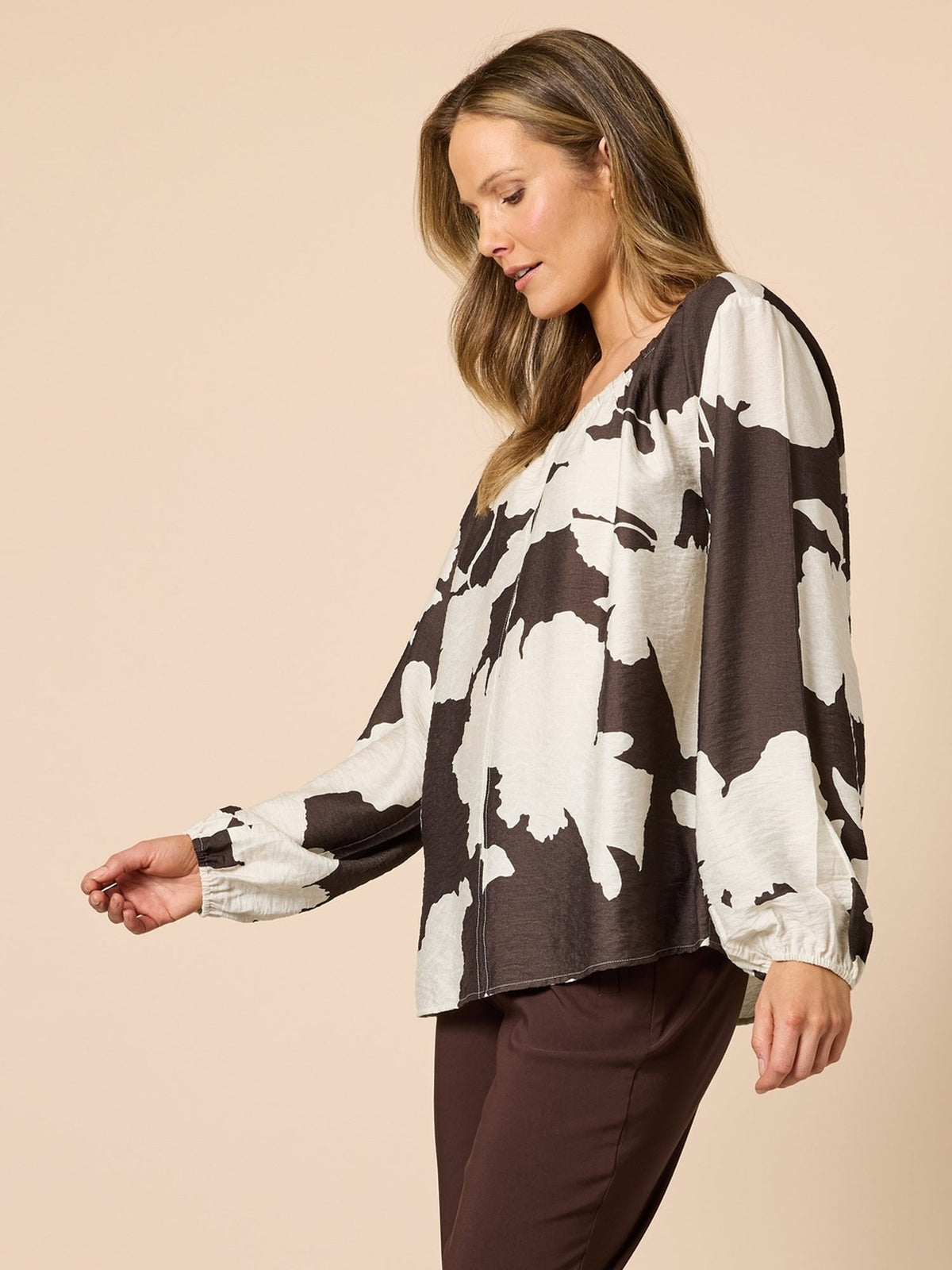 Clarity Toulouse Top (Coffee Ivory)
