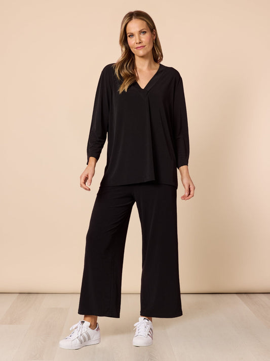 Clarity Traveller V Neck Top (Black)