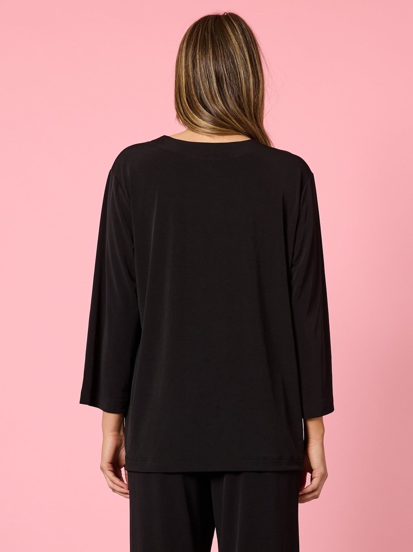 Clarity Traveller V Neck Top (Black)