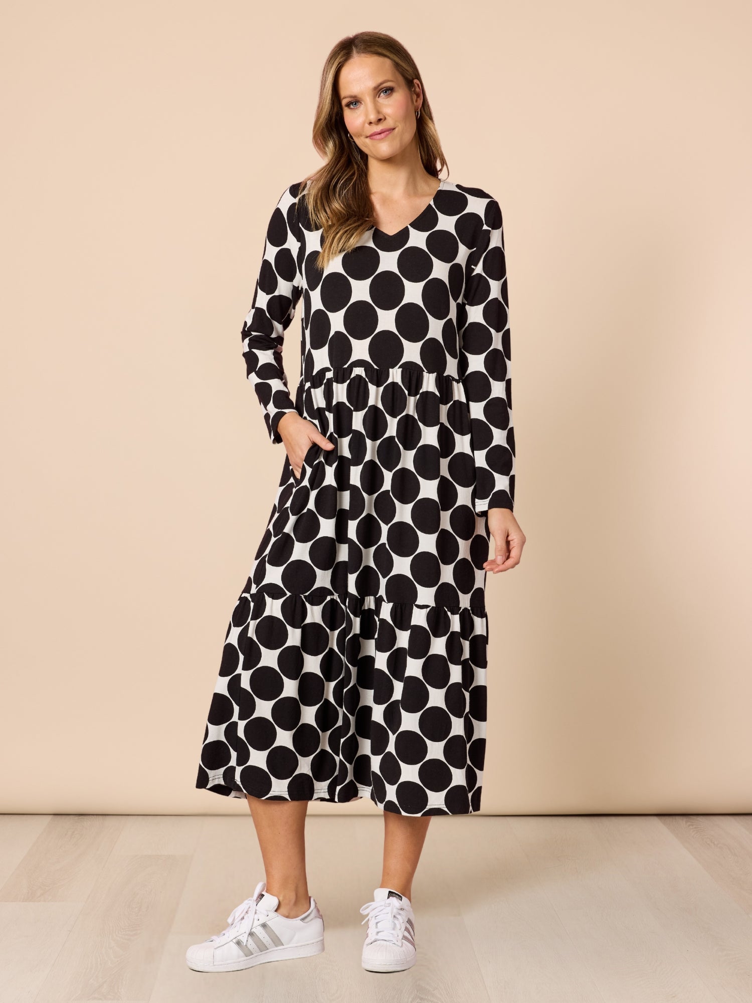 Image of Dresses. Product name - Tres Bien Dress Black/White in Black/White colour by brand - Clarity
