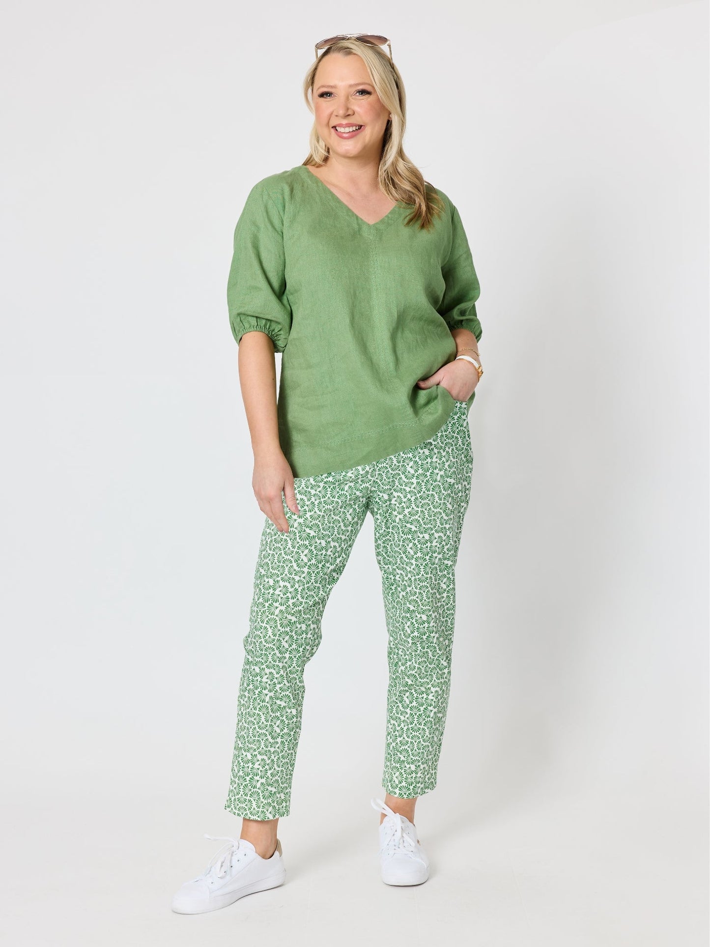 Gordon Smith Anna V-neck Linen Top (Fern)