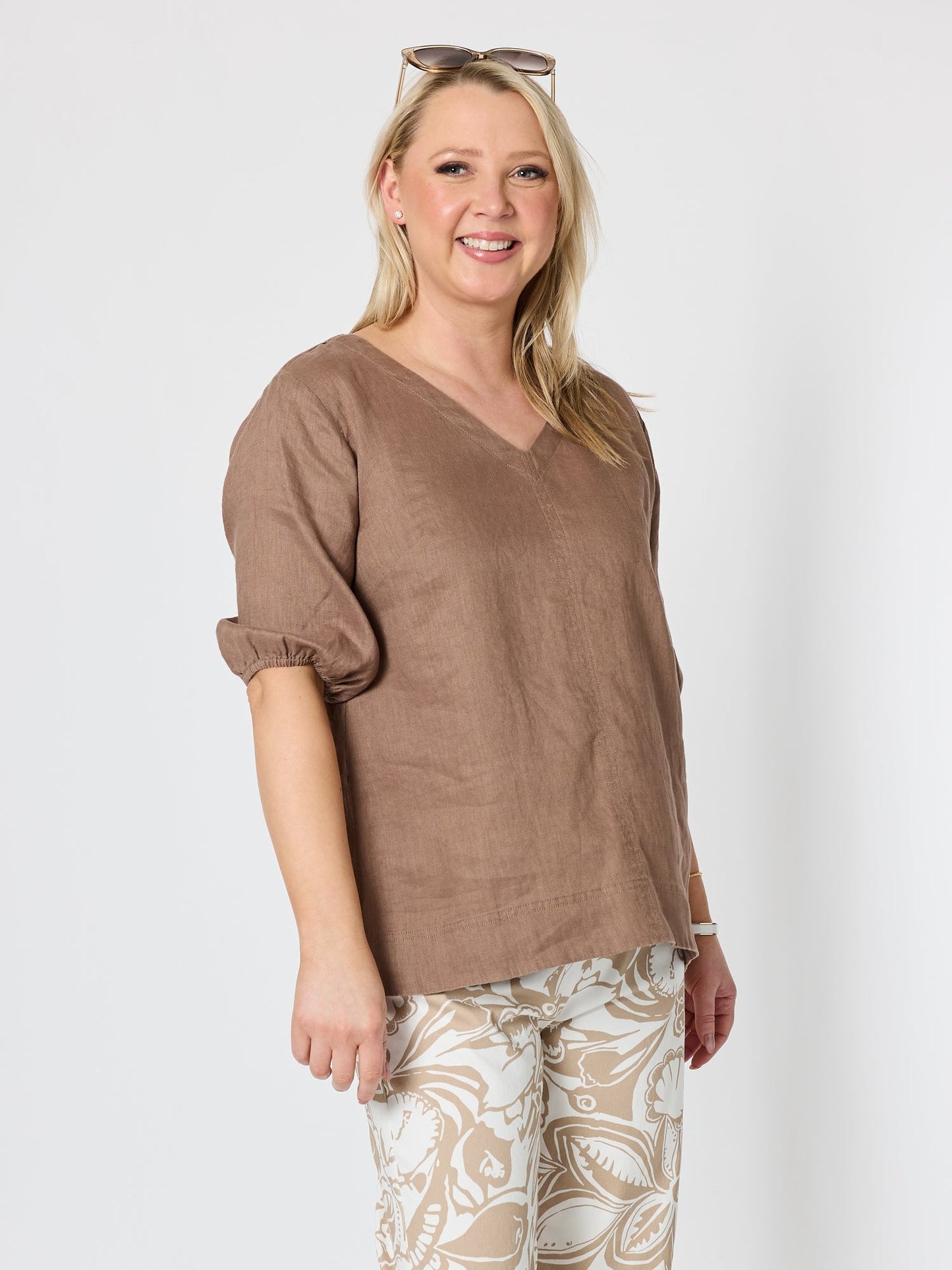Gordon Smith Anna V-neck Linen Top (Mocha)