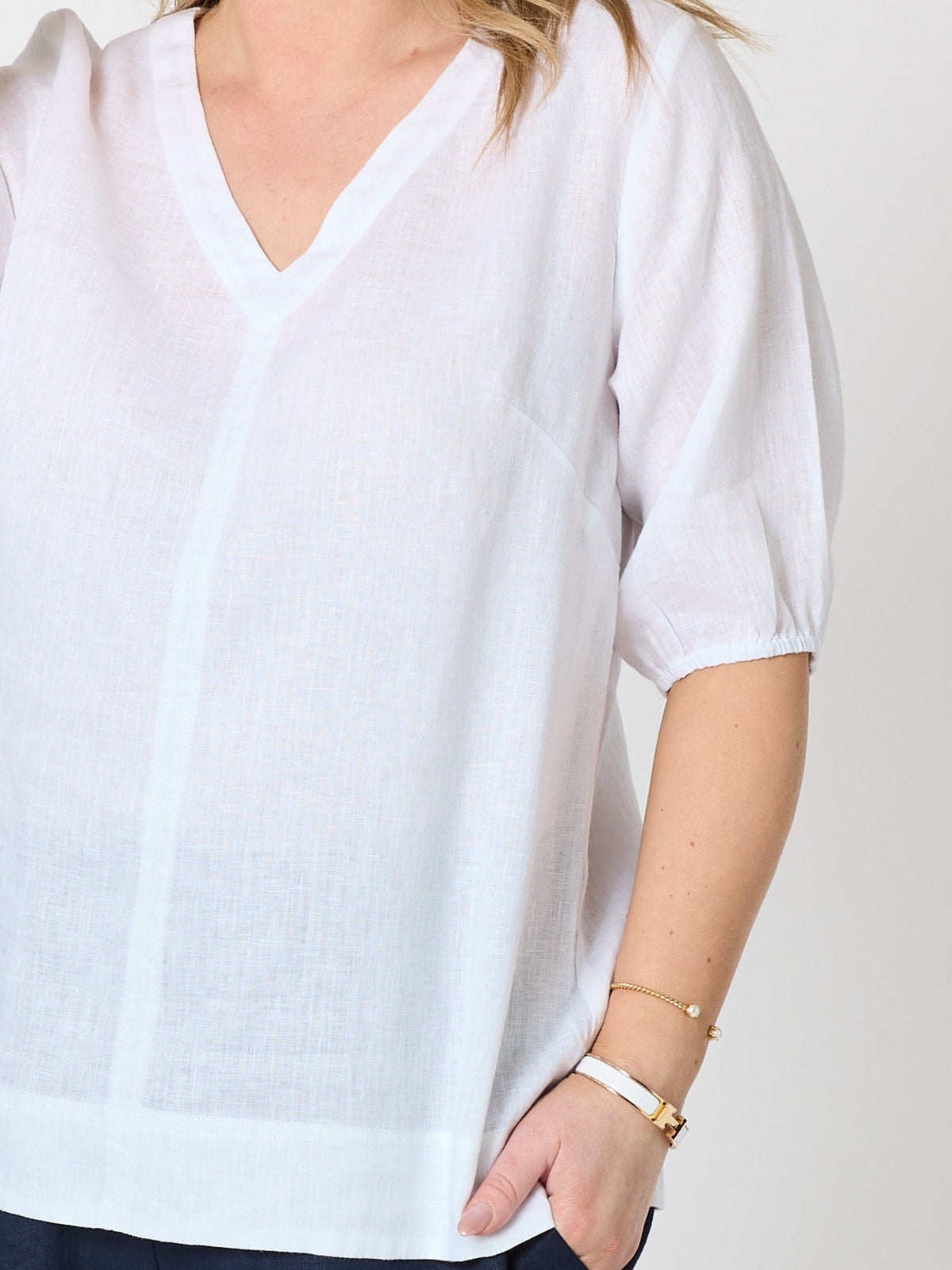 Gordon Smith Anna V-neck Linen Top (White)