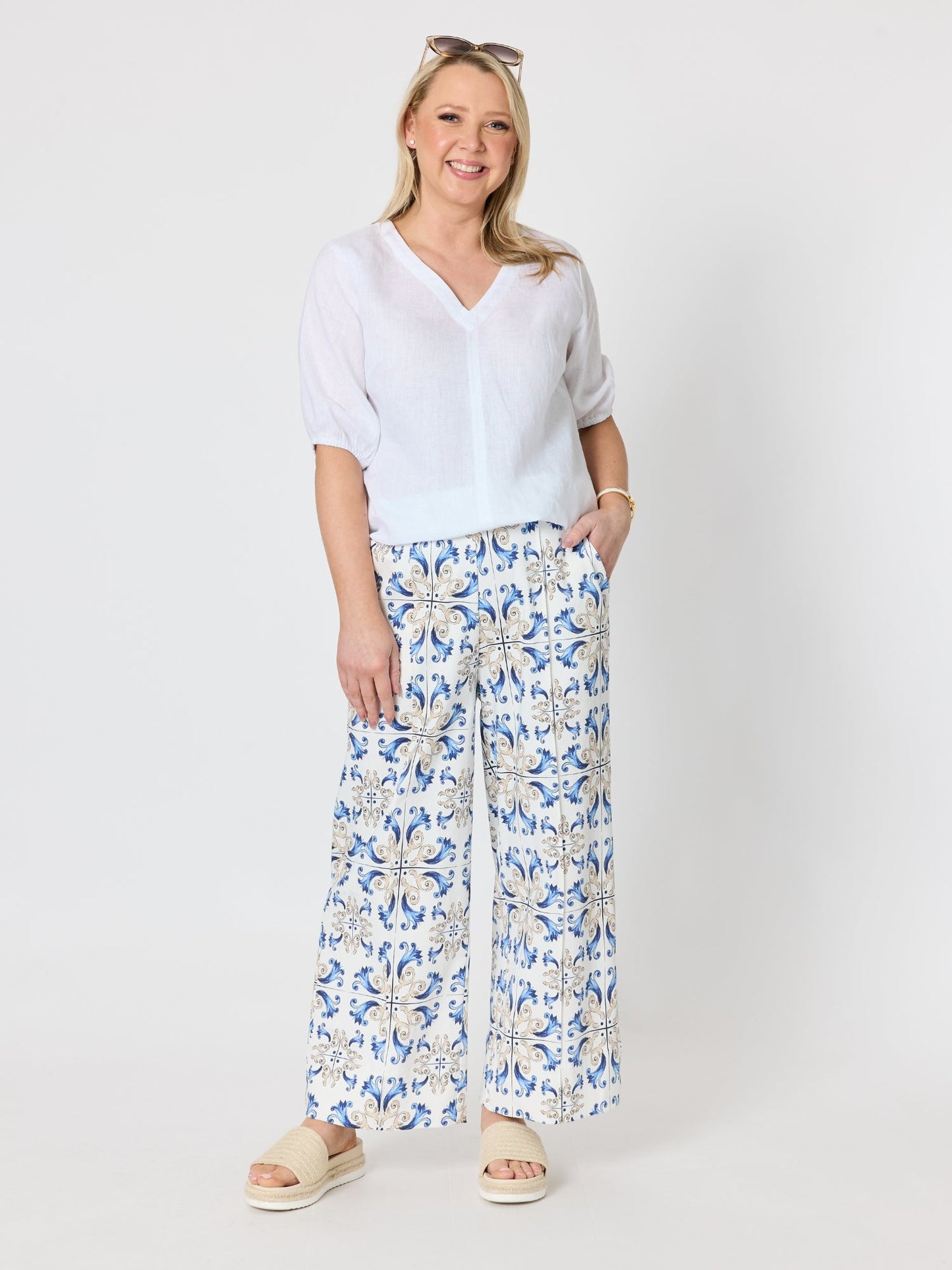 Gordon Smith Anna V-neck Linen Top (White)