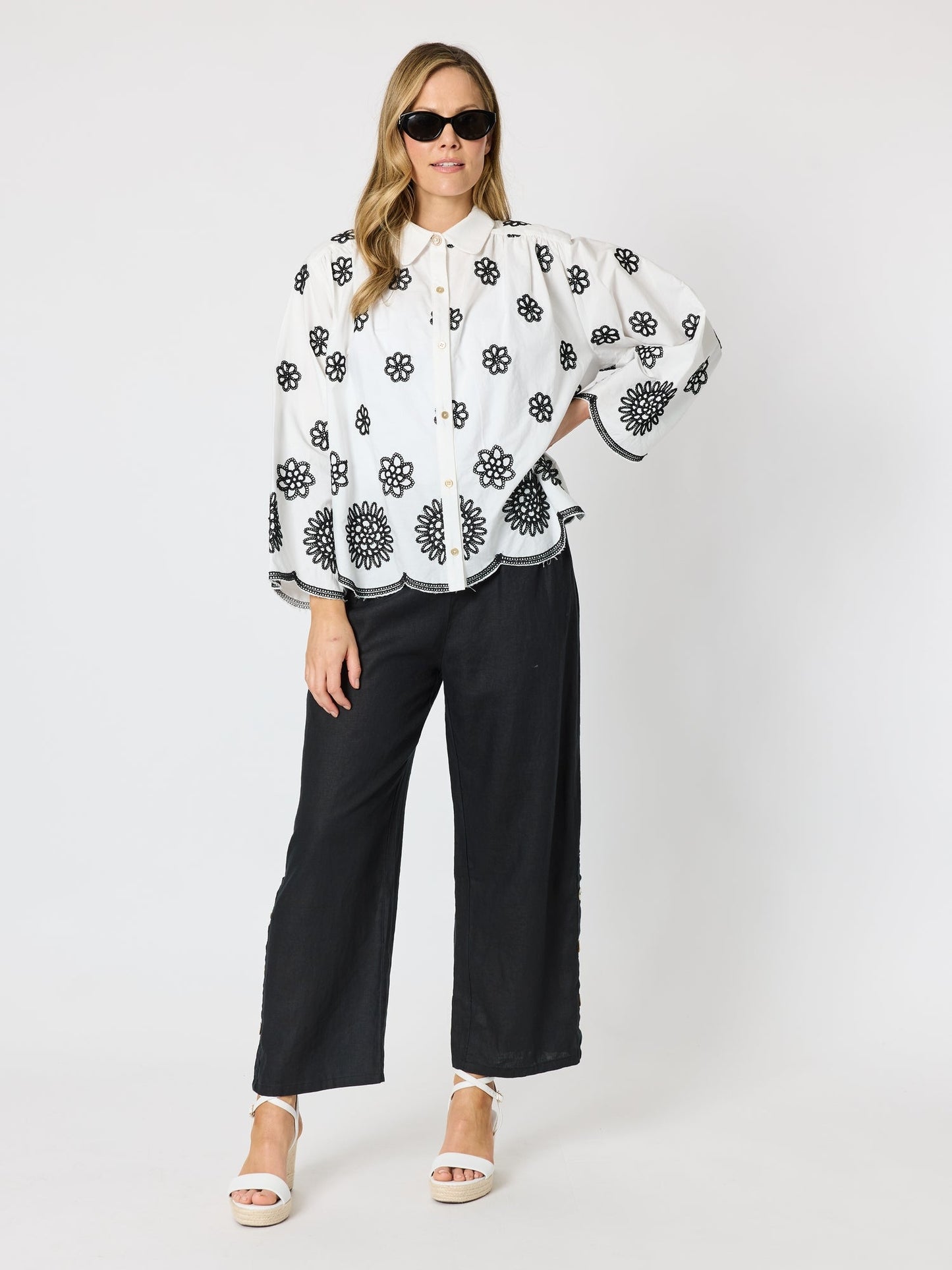 Hammock & Vine Paloma Embroidered Scalloped Shirt (White/Black)