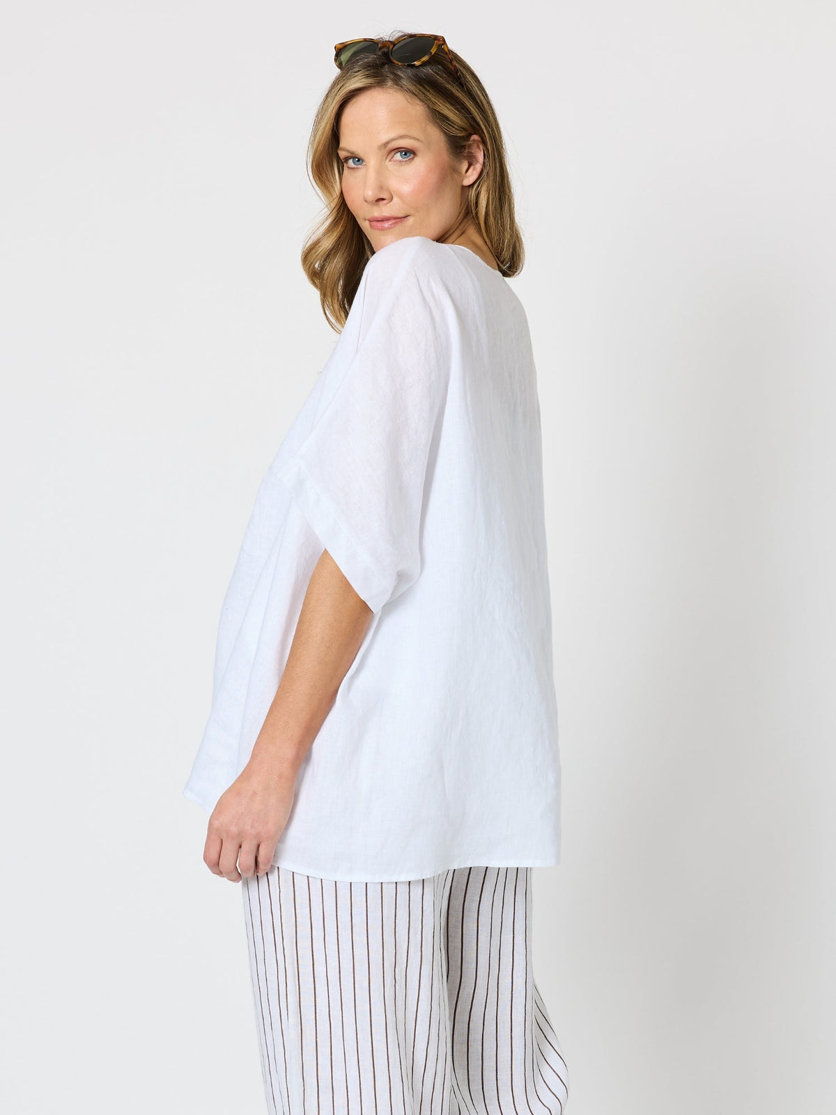 Hammock & Vine Haven Breeze Linen Top (White)