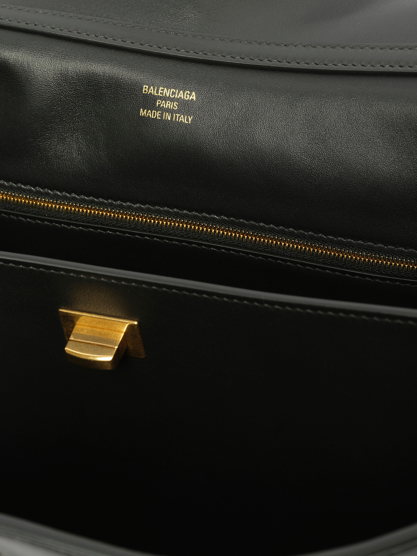 BALENCIAGA Rodeo Top Handle Medium (Black)