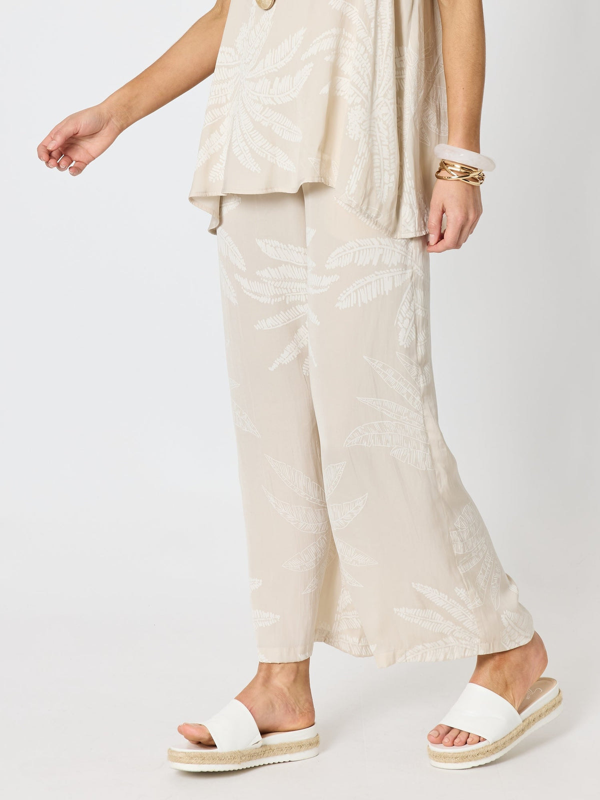 Hammock & Vine Sunset Palm Print Wide Leg Pant (Natural/White)