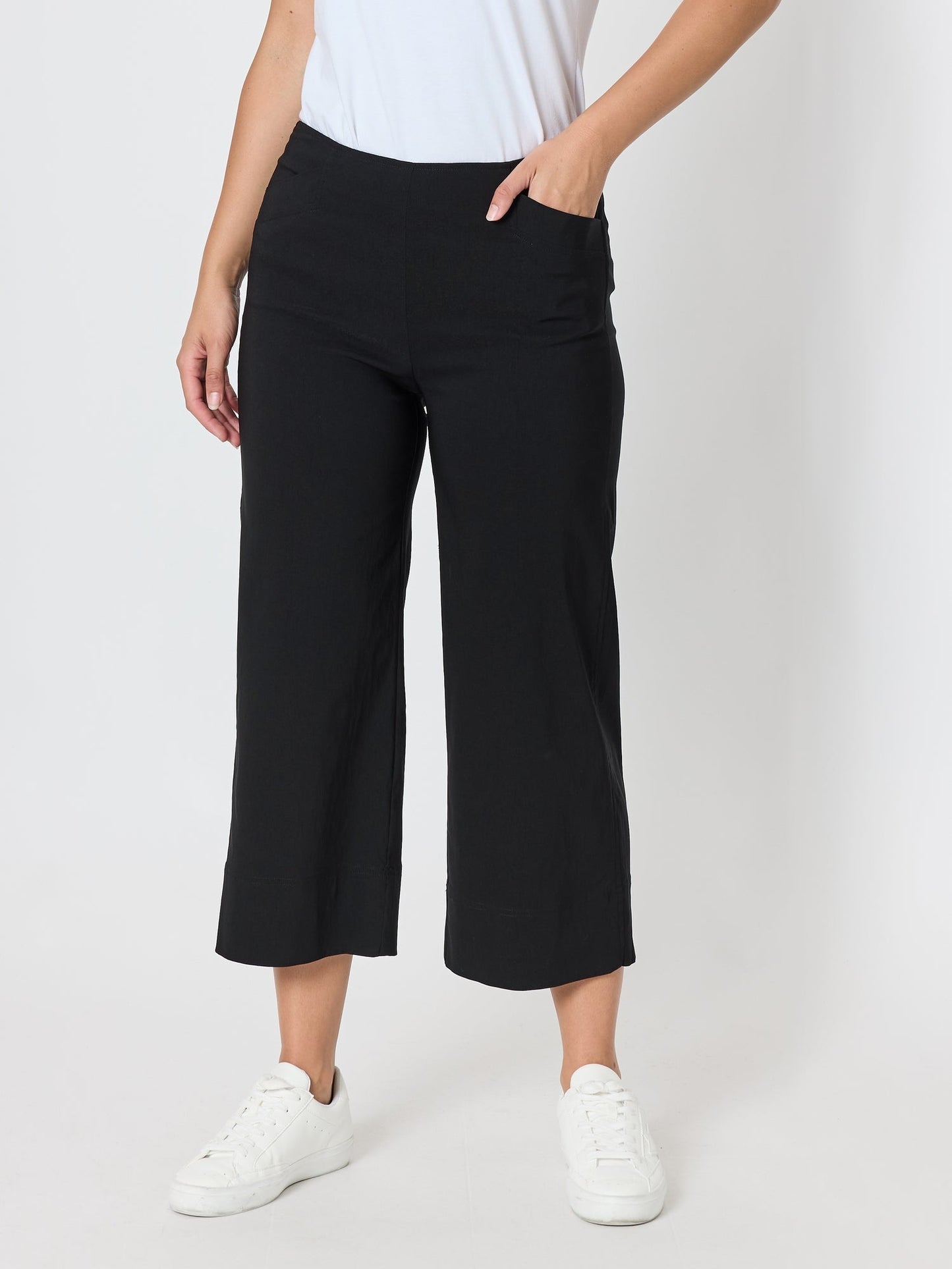 Image of a model wearing Pants. Product name - Zara Wide Leg Pant Black in Black colour by brand - Threadz