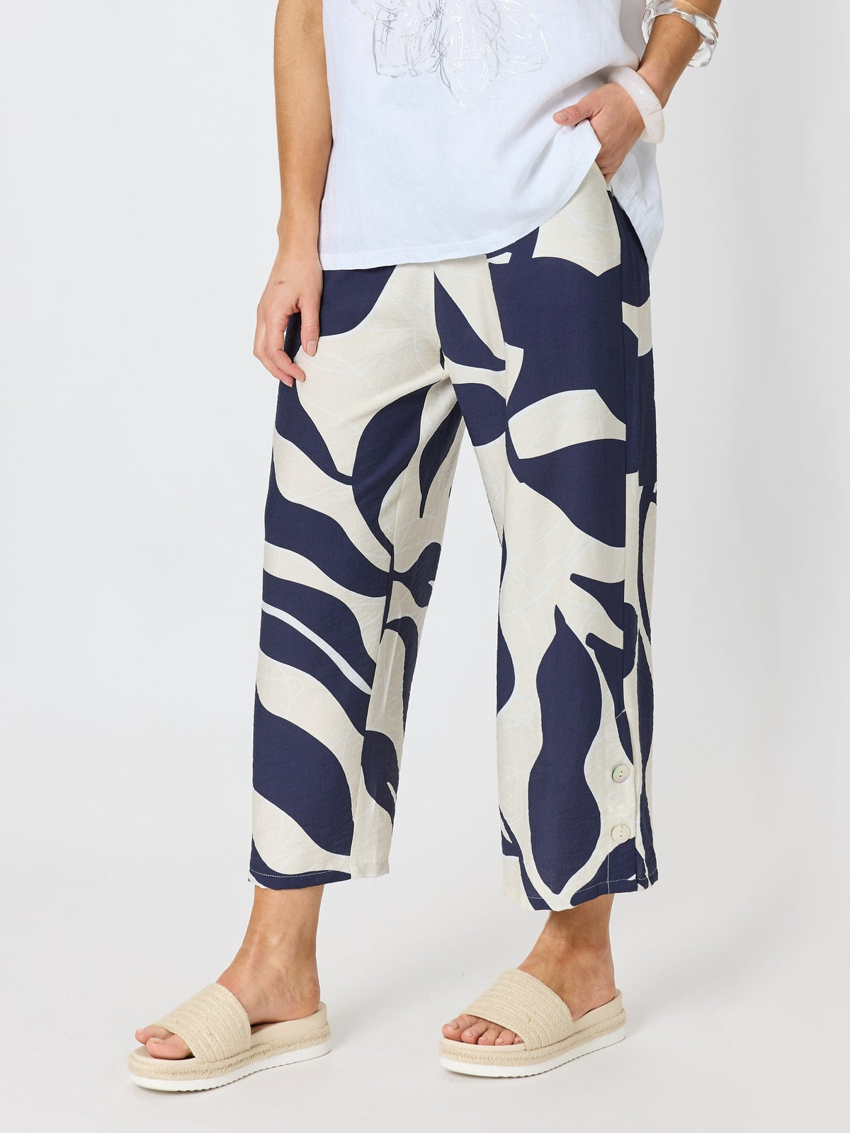 Clarity Bay Leaf Wide Leg Pant (Navy Multi)