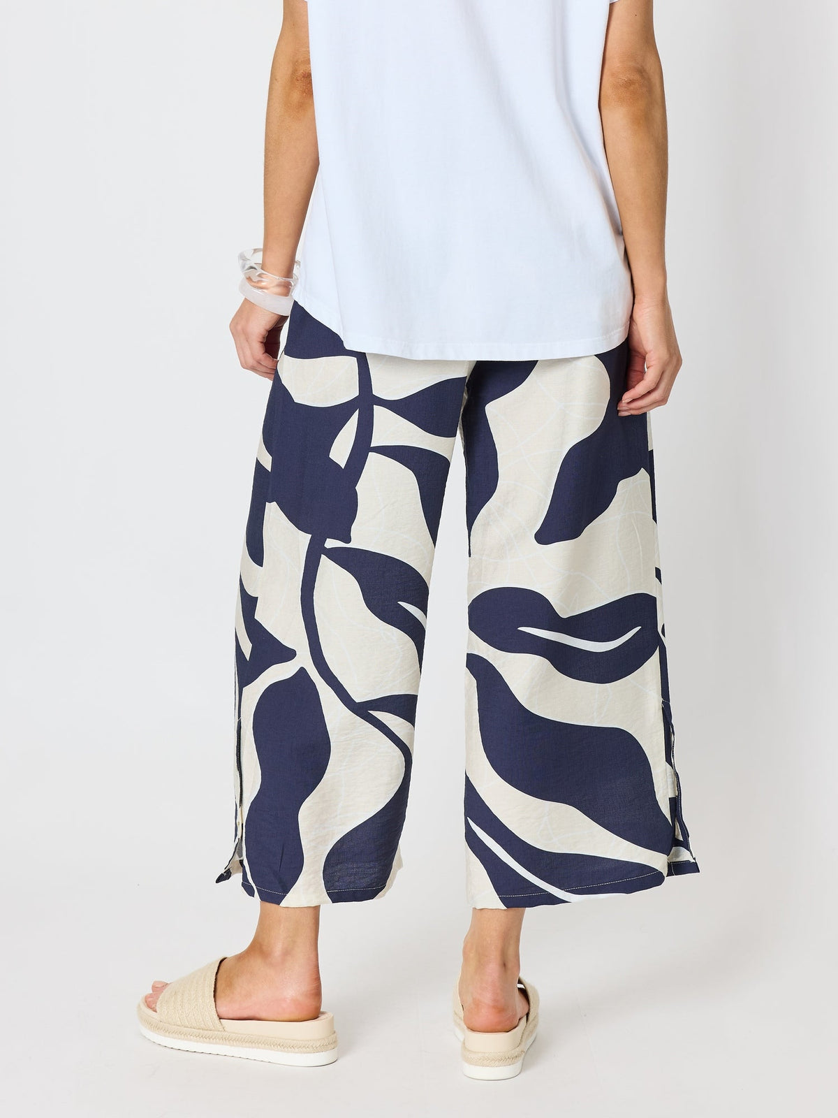 Clarity Bay Leaf Wide Leg Pant (Navy Multi)