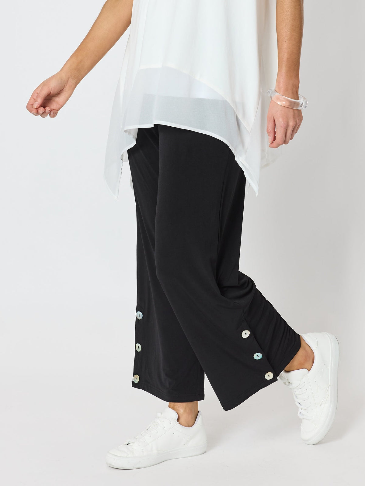 Clarity Traveller Button Hem Pant (Black)