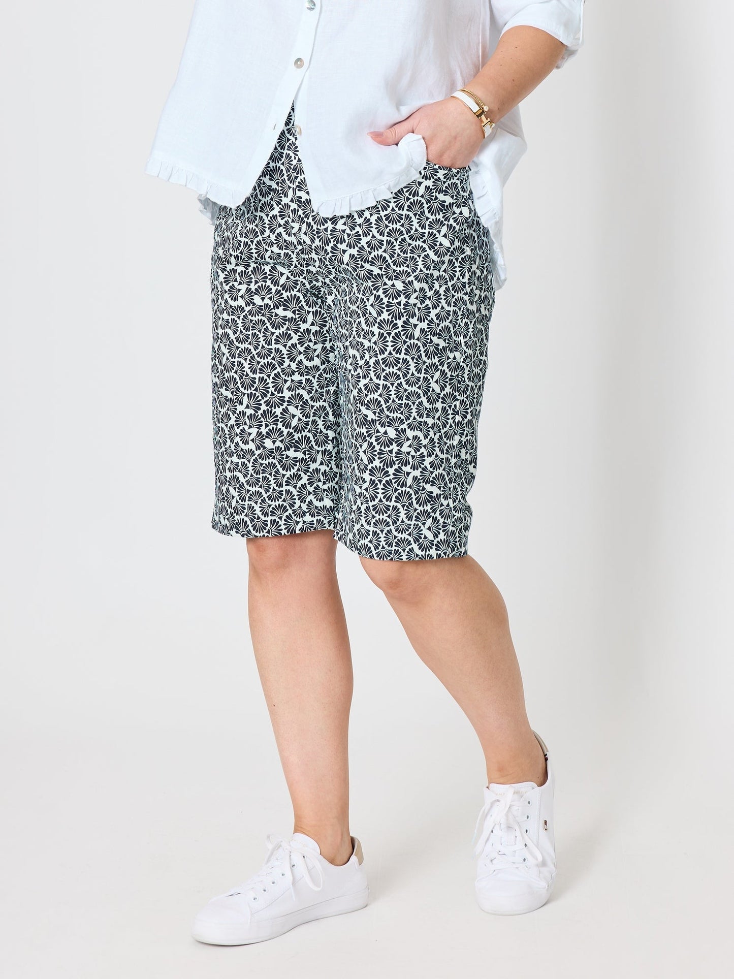 Gordon Smith Oasis Print Short (Navy/White)