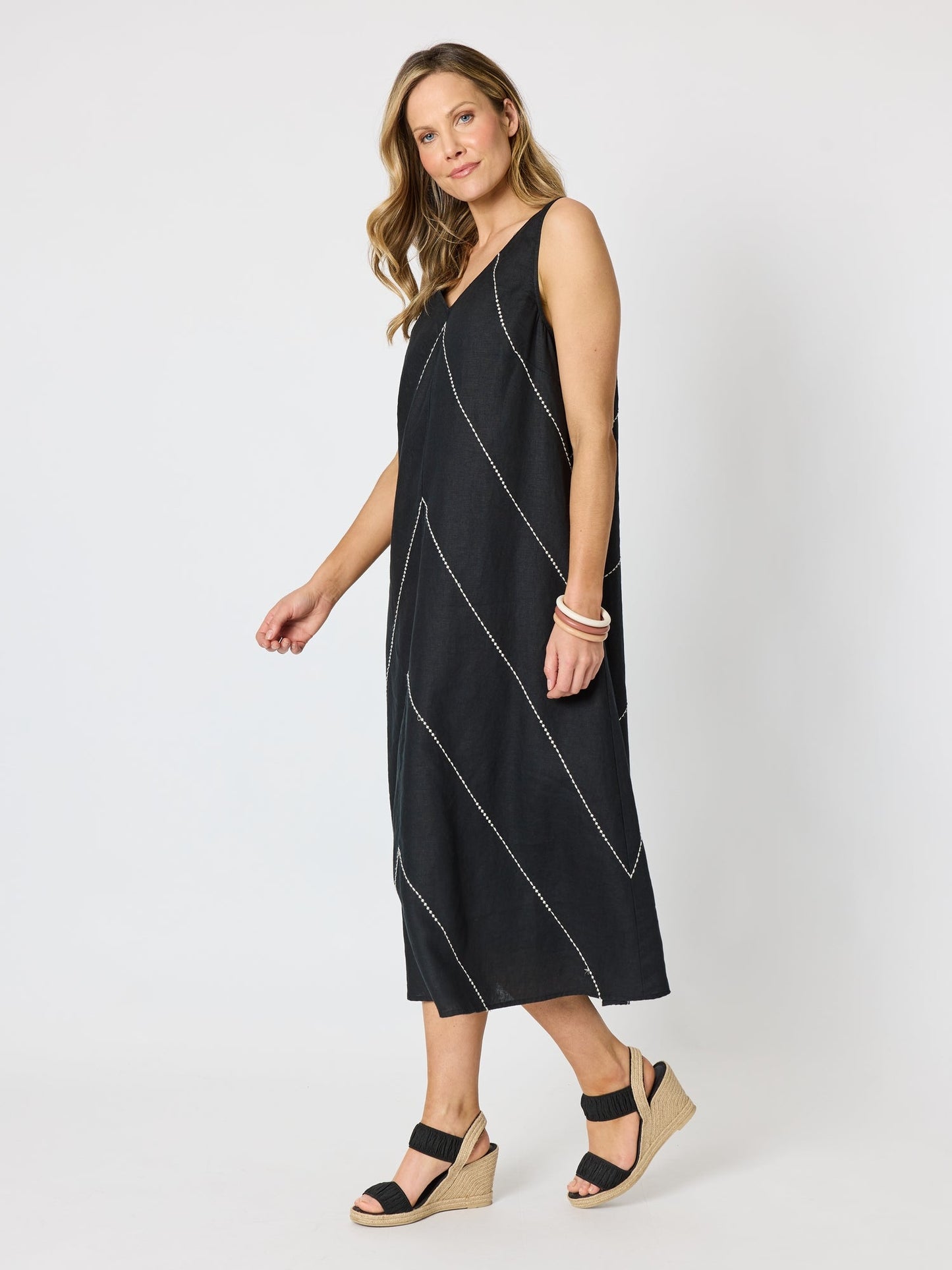 Hammock & Vine Haven Chevron Stitch Linen Dress (Black/White)