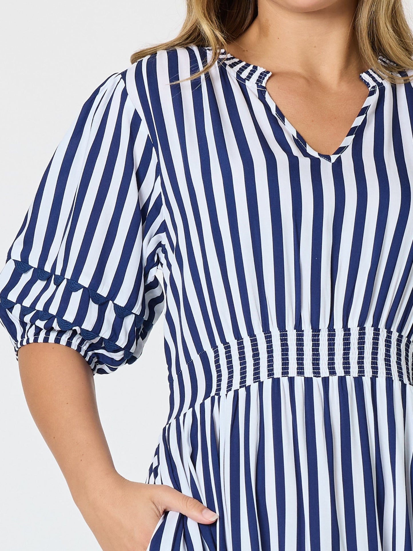 Threadz Montecito Stripe Print Dress (Navy/White)