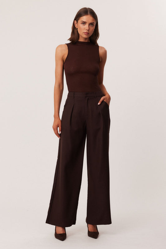 SNDYS KATYA SLEEVELESS TOP (Chocolate)