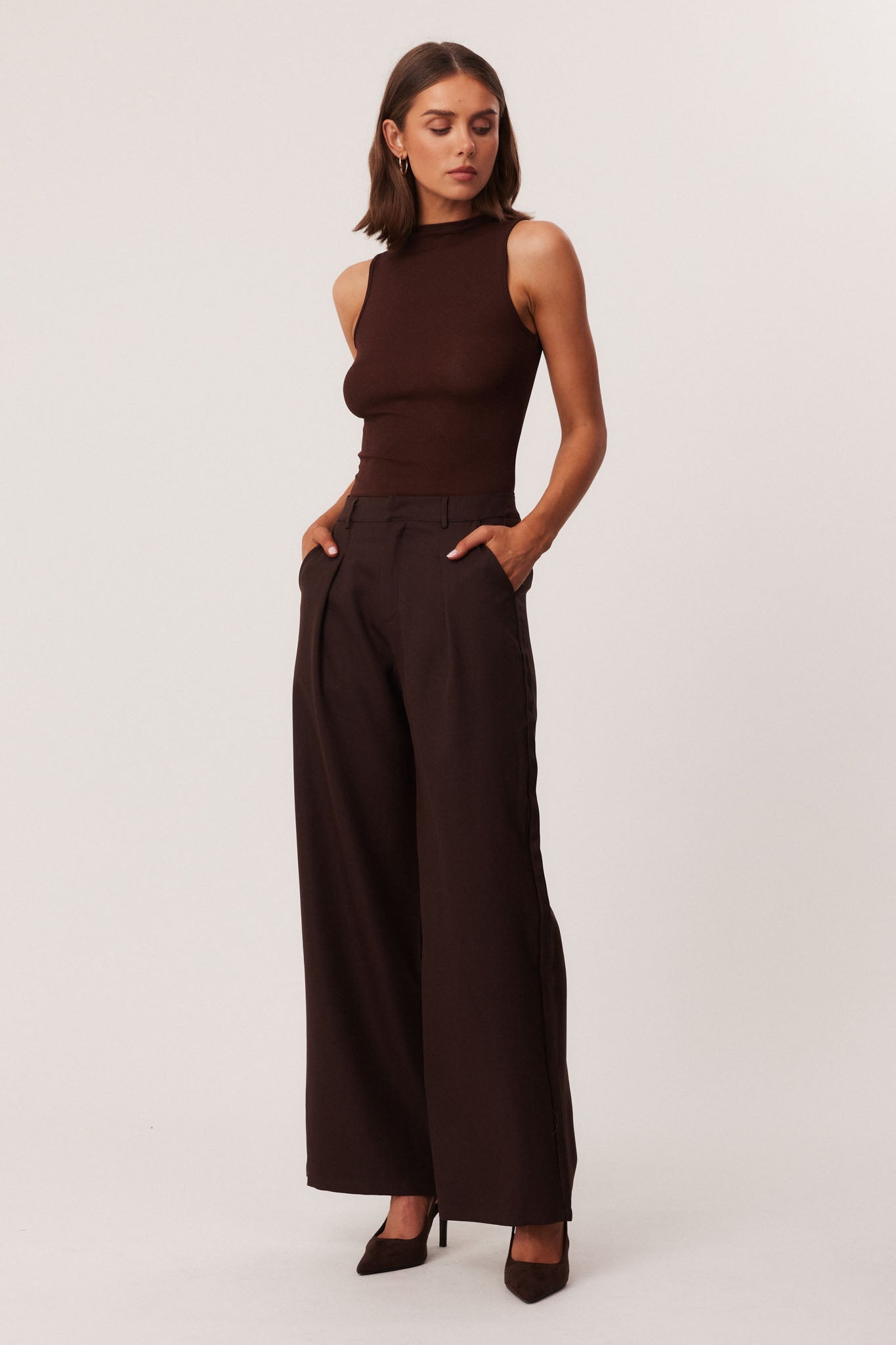 SNDYS KATYA SLEEVELESS TOP (Chocolate)