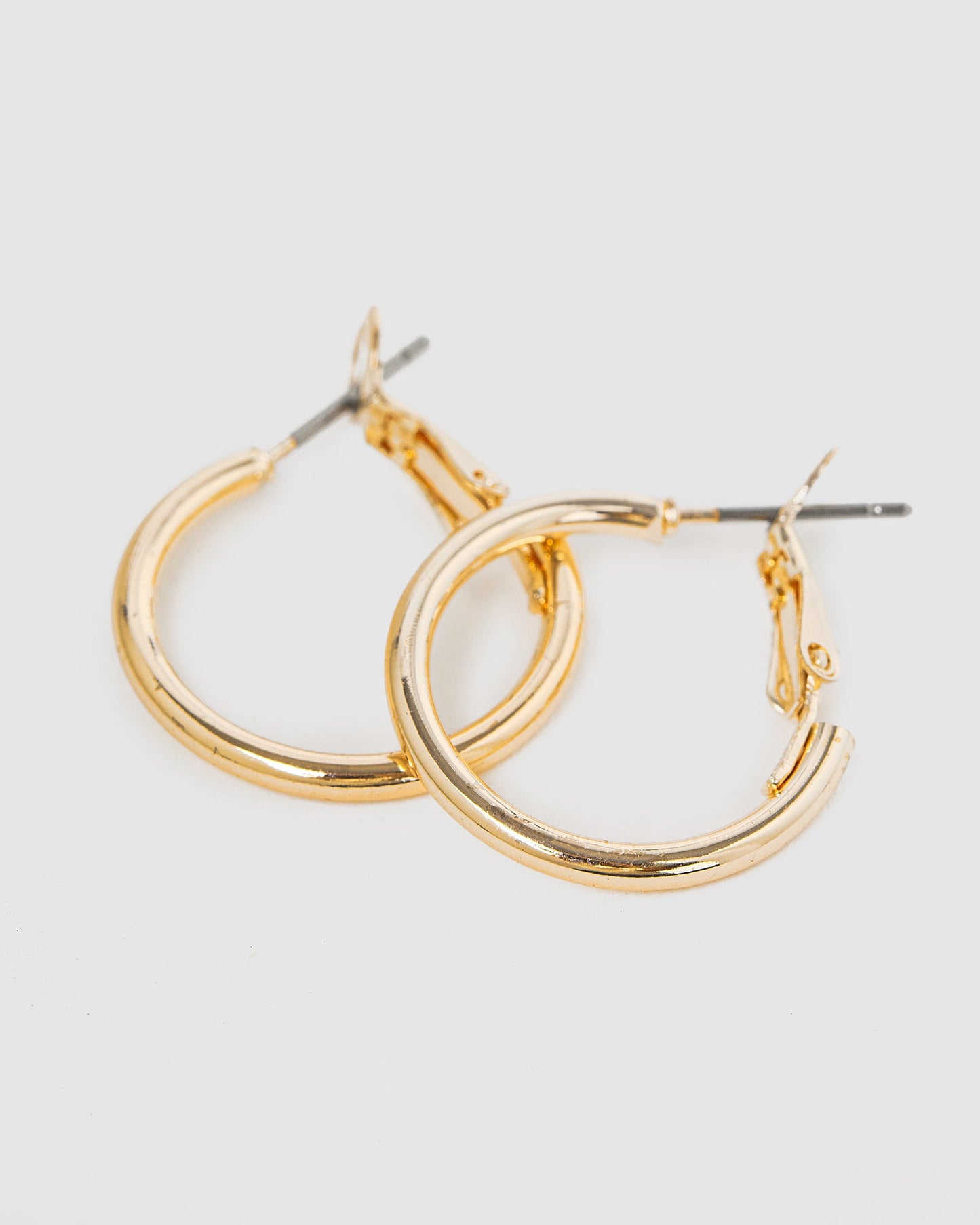 Colette by Colette Hayman Fine Hoop Earrings 20mm (Gold)