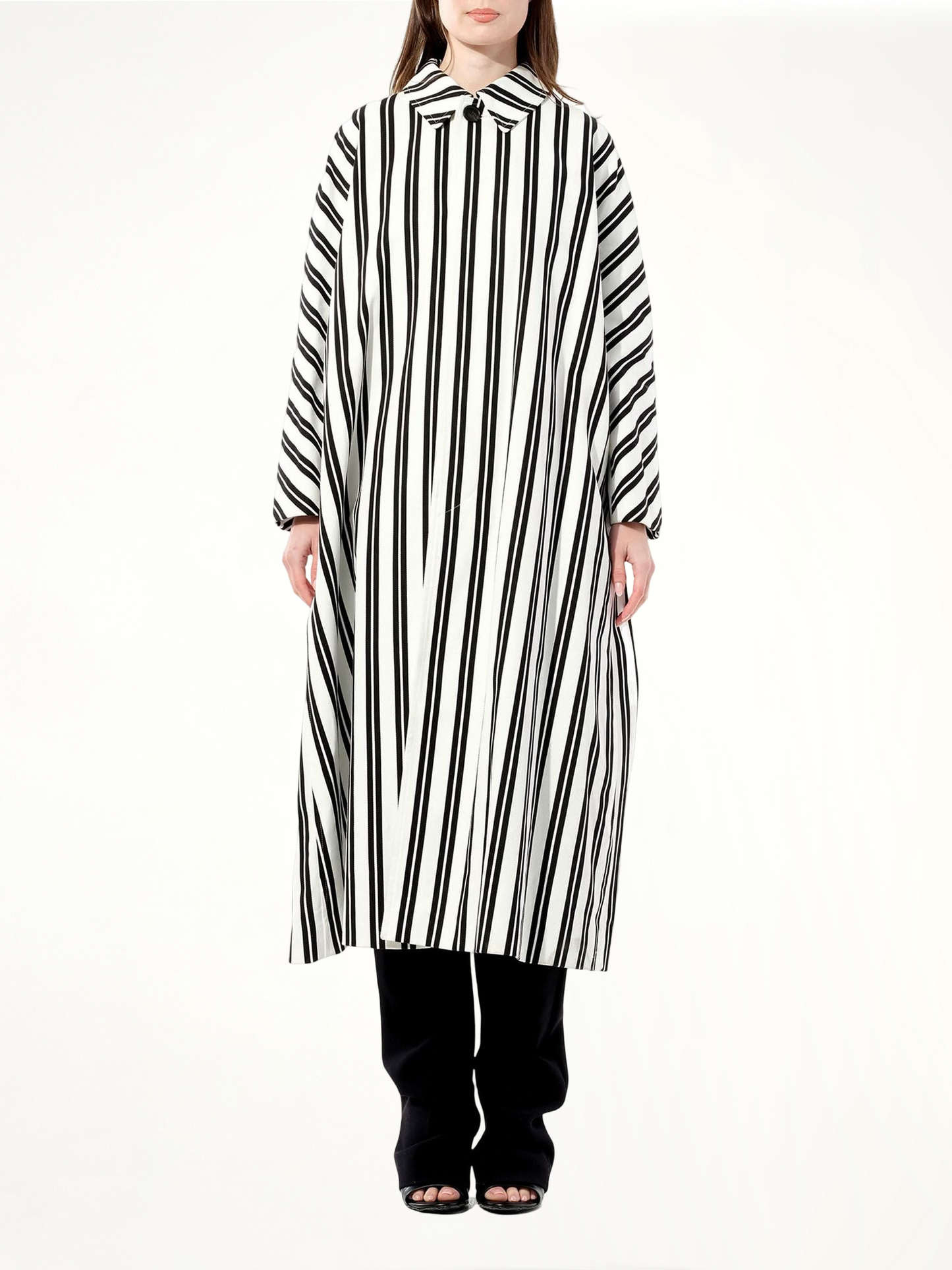 BALENCIAGA Chilien Coat (Black)