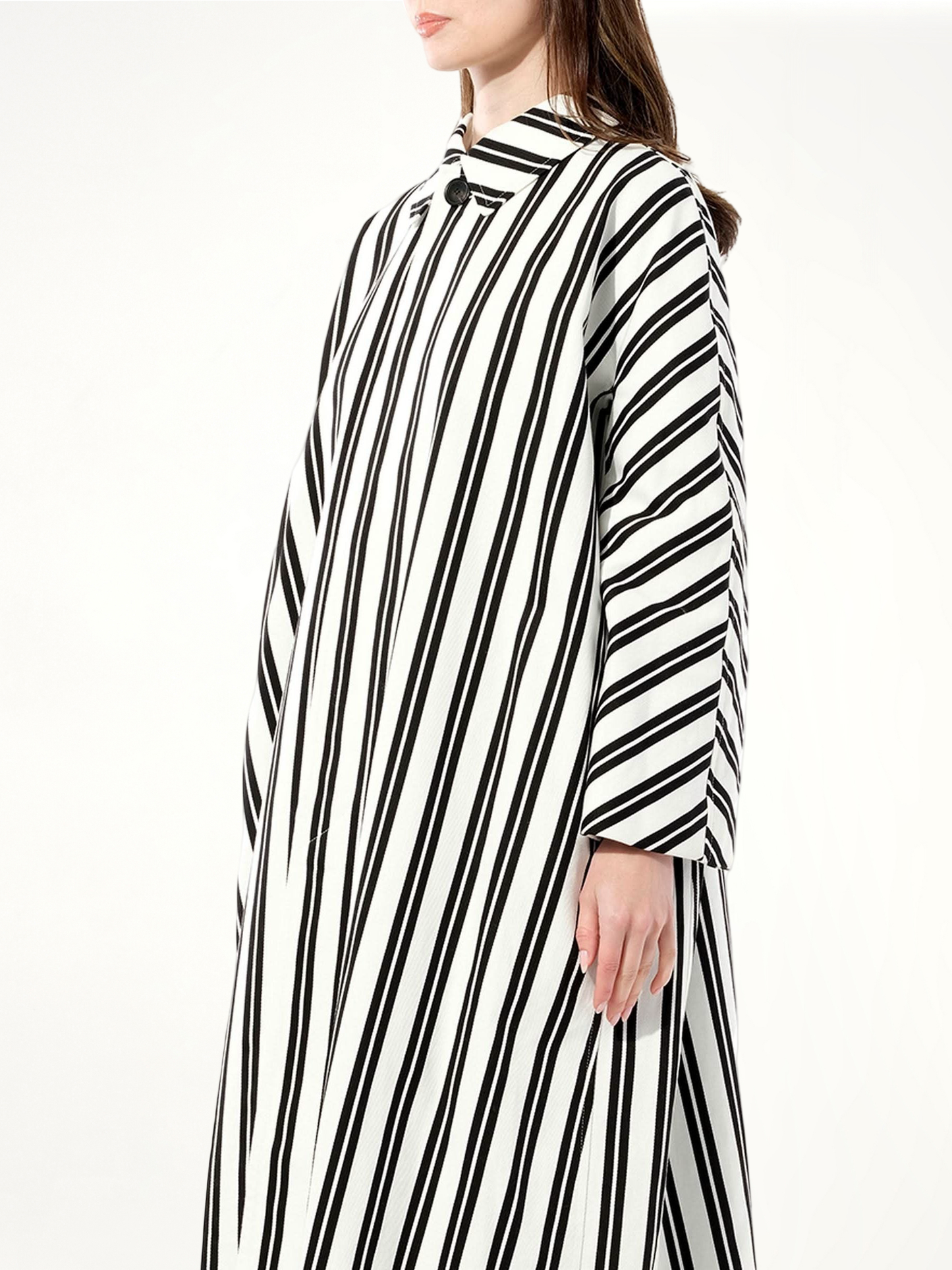 BALENCIAGA Chilien Coat (Black)