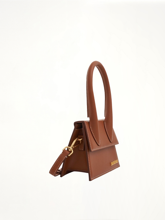 JACQUEMUS Le Chiquito Moyen Leather Bag (Brown)