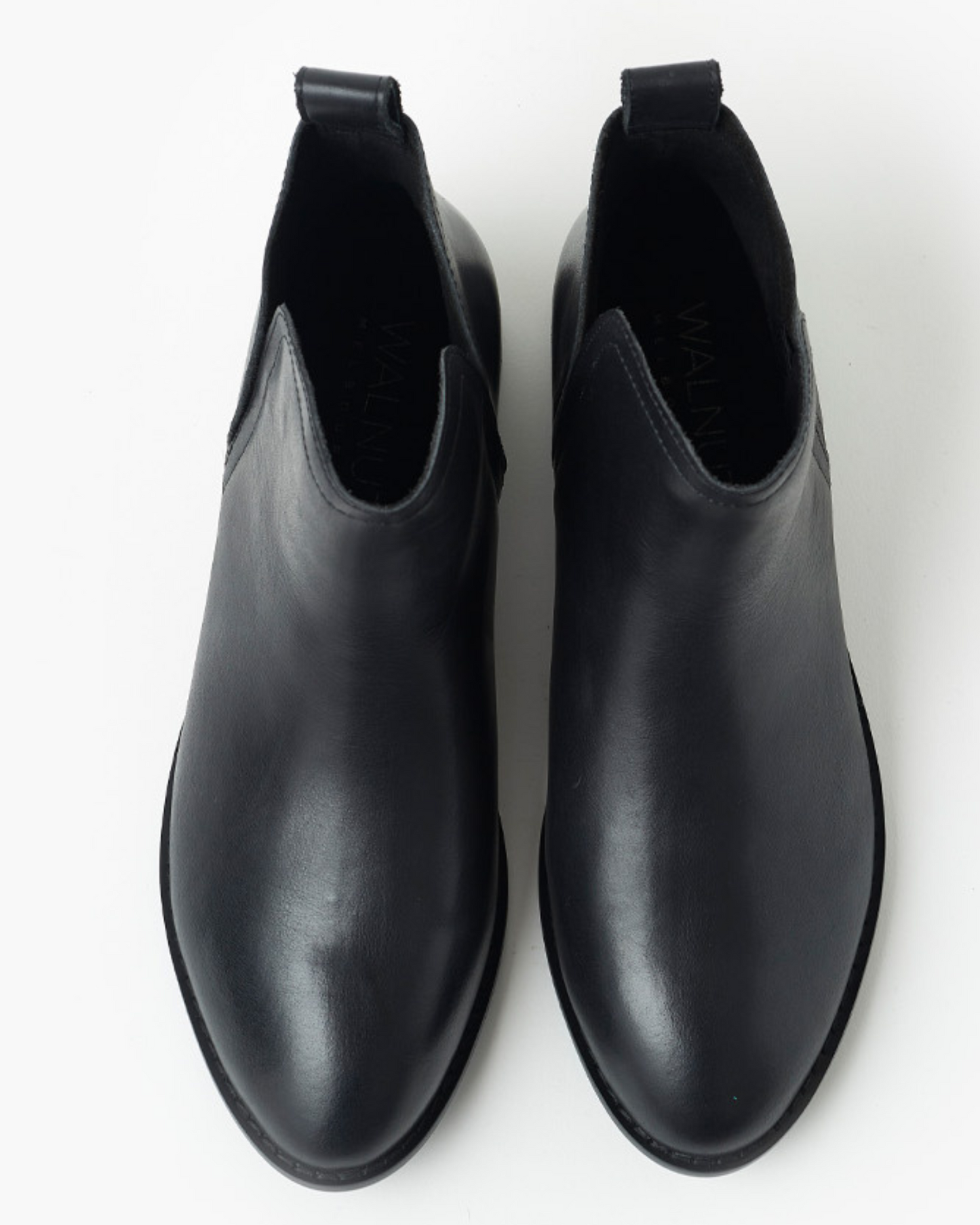 Walnut Melbourne Douglas Leather Boot (Black)