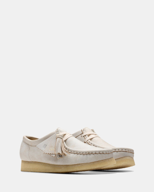 Wallabee. (w) White Leather