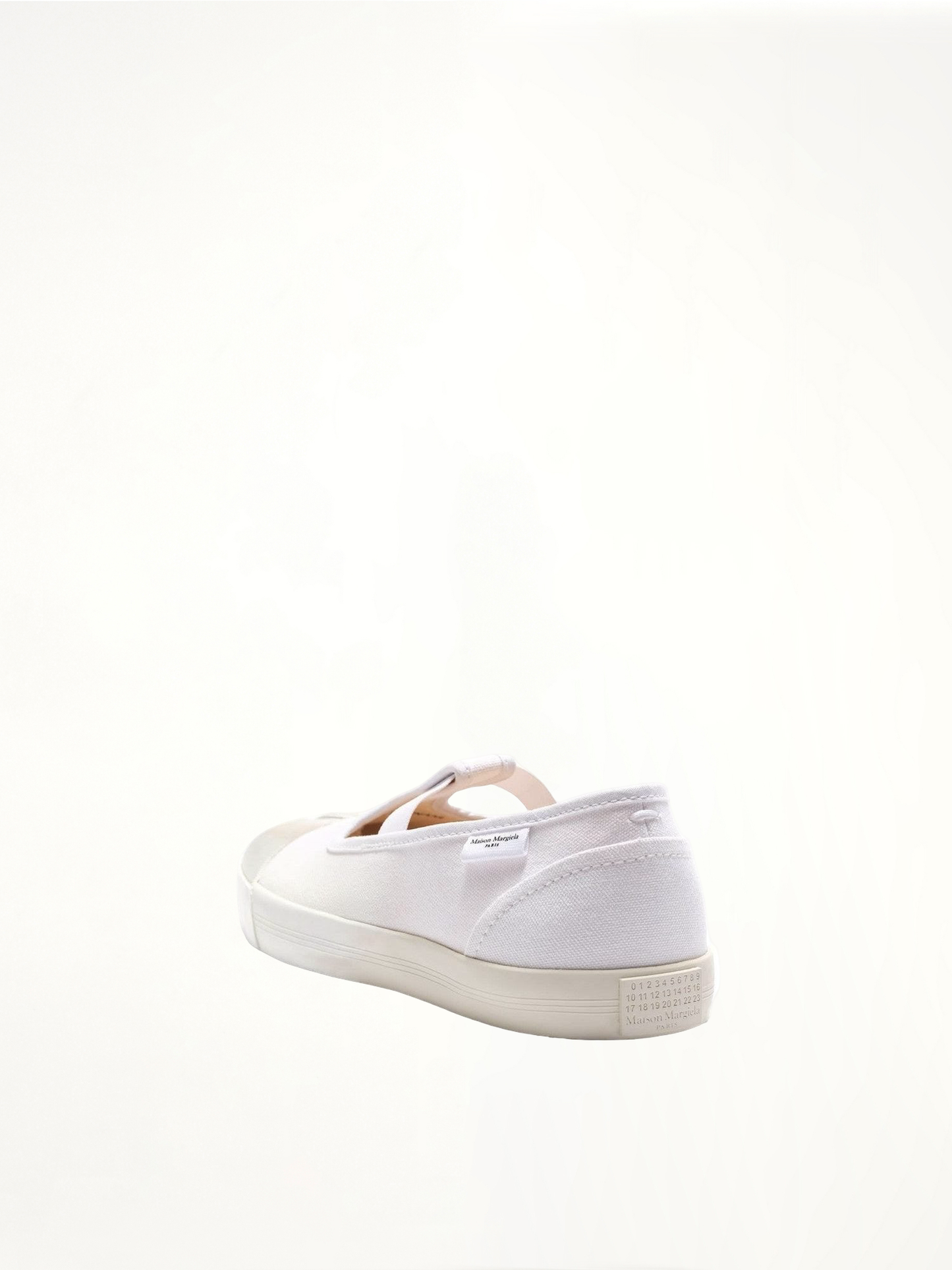 MAISON MARGIELA Tabi Toe Sneakers (White)