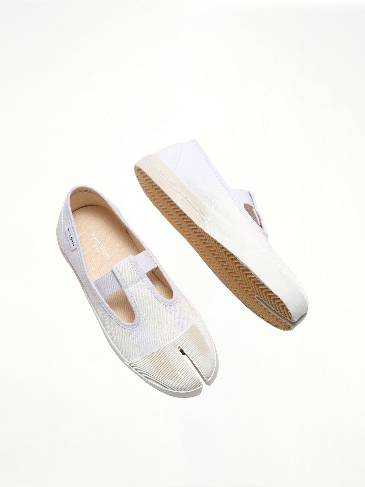 MAISON MARGIELA Tabi Toe Sneakers (White)