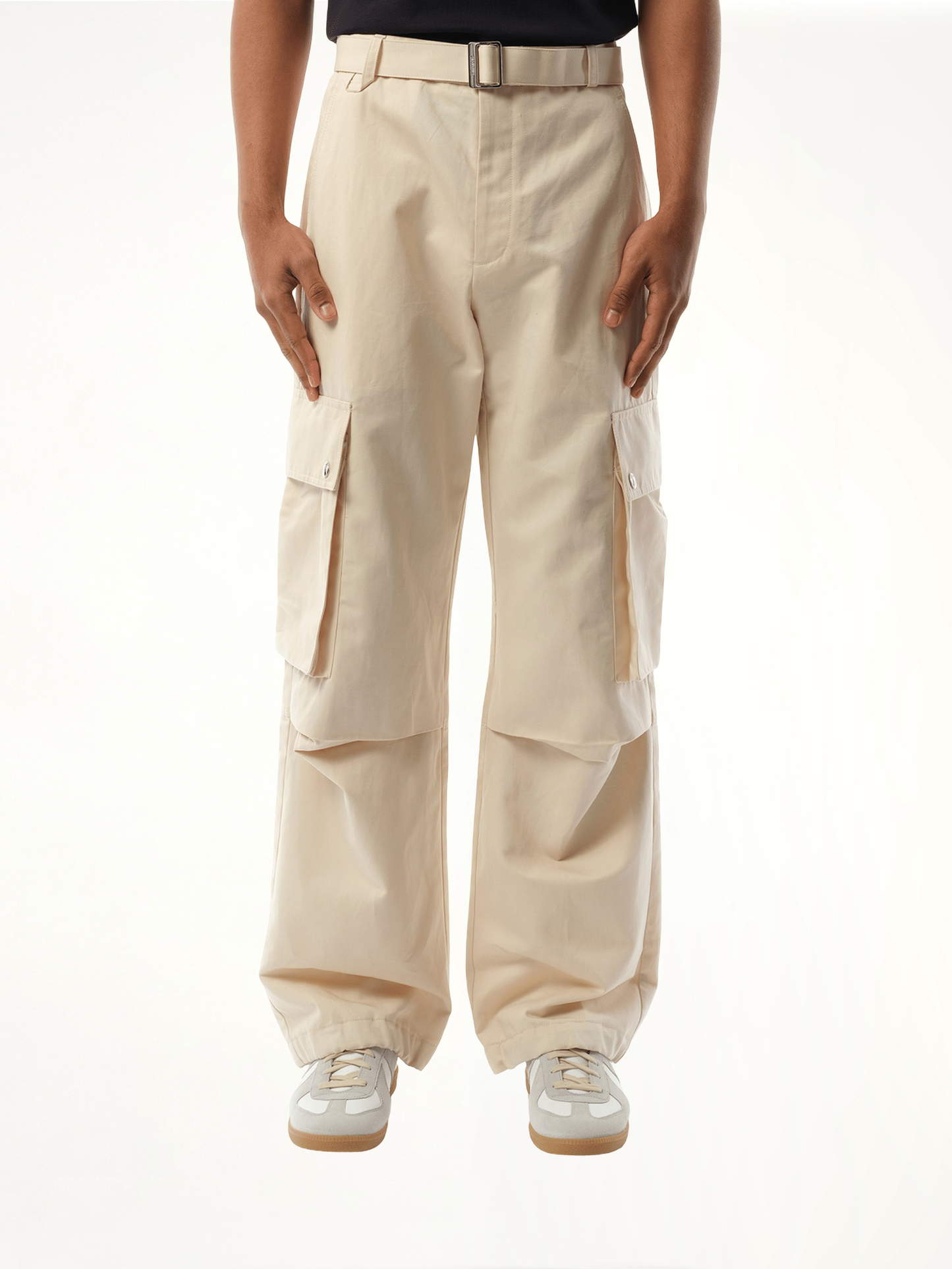 Image of a model wearing Pants. Productname: JACQUEMUS Le Cargo Pants in BEIGE colour by brand - JACQUEMUS
