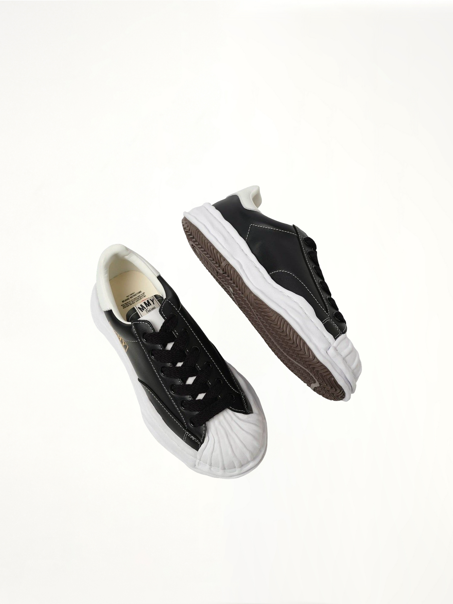 MAISON MIHARA YASUHIRO BLAKEY OG Leather Low Top Sneaker (Black)