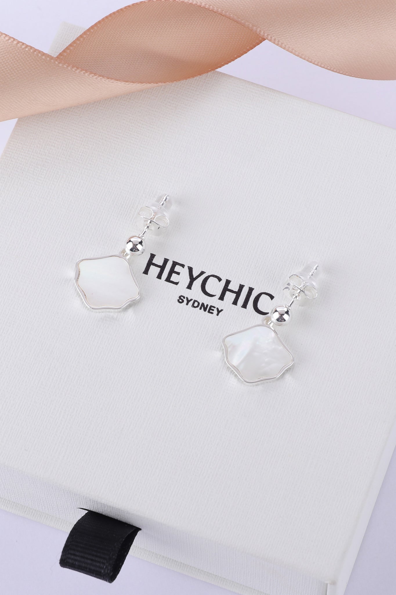 Heychic Oceane Shell Drop Earrings (Silver)