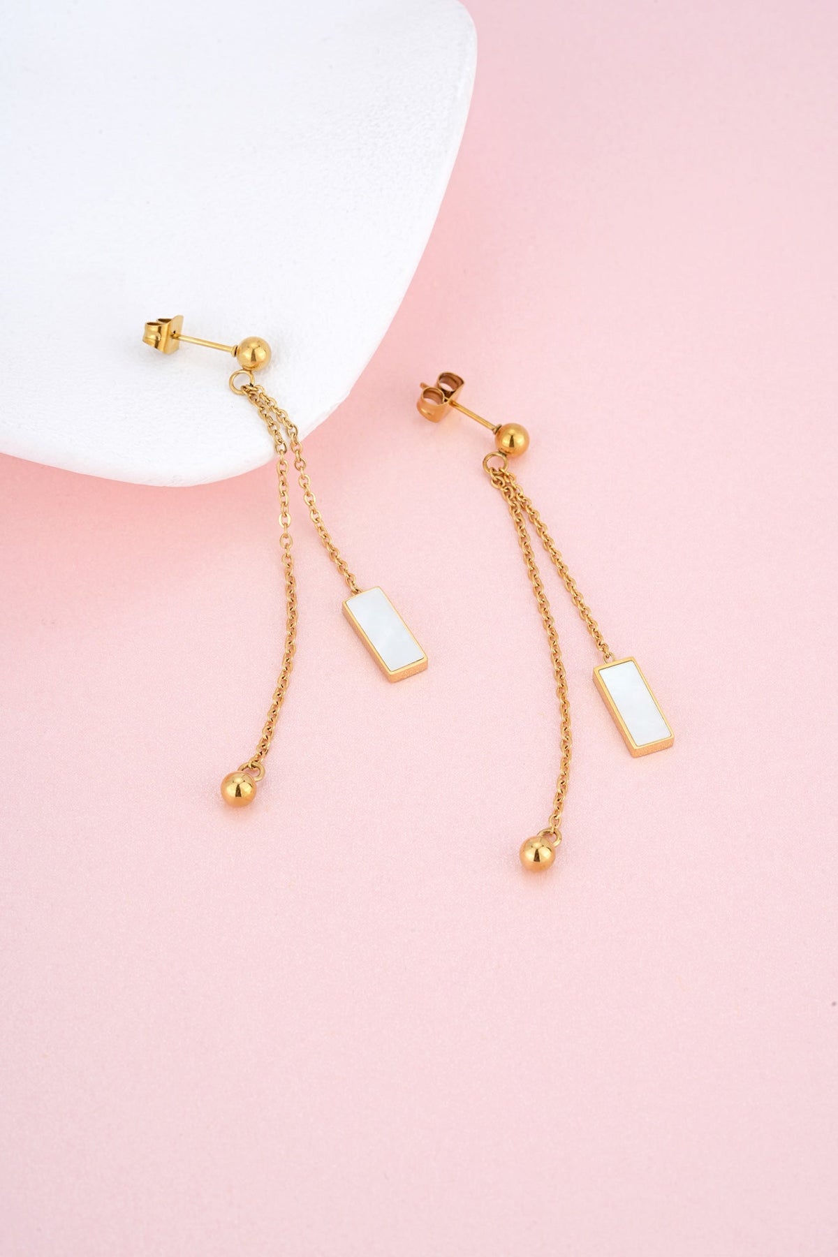 HEYCHIC Darya Shell Earrings (Gold)