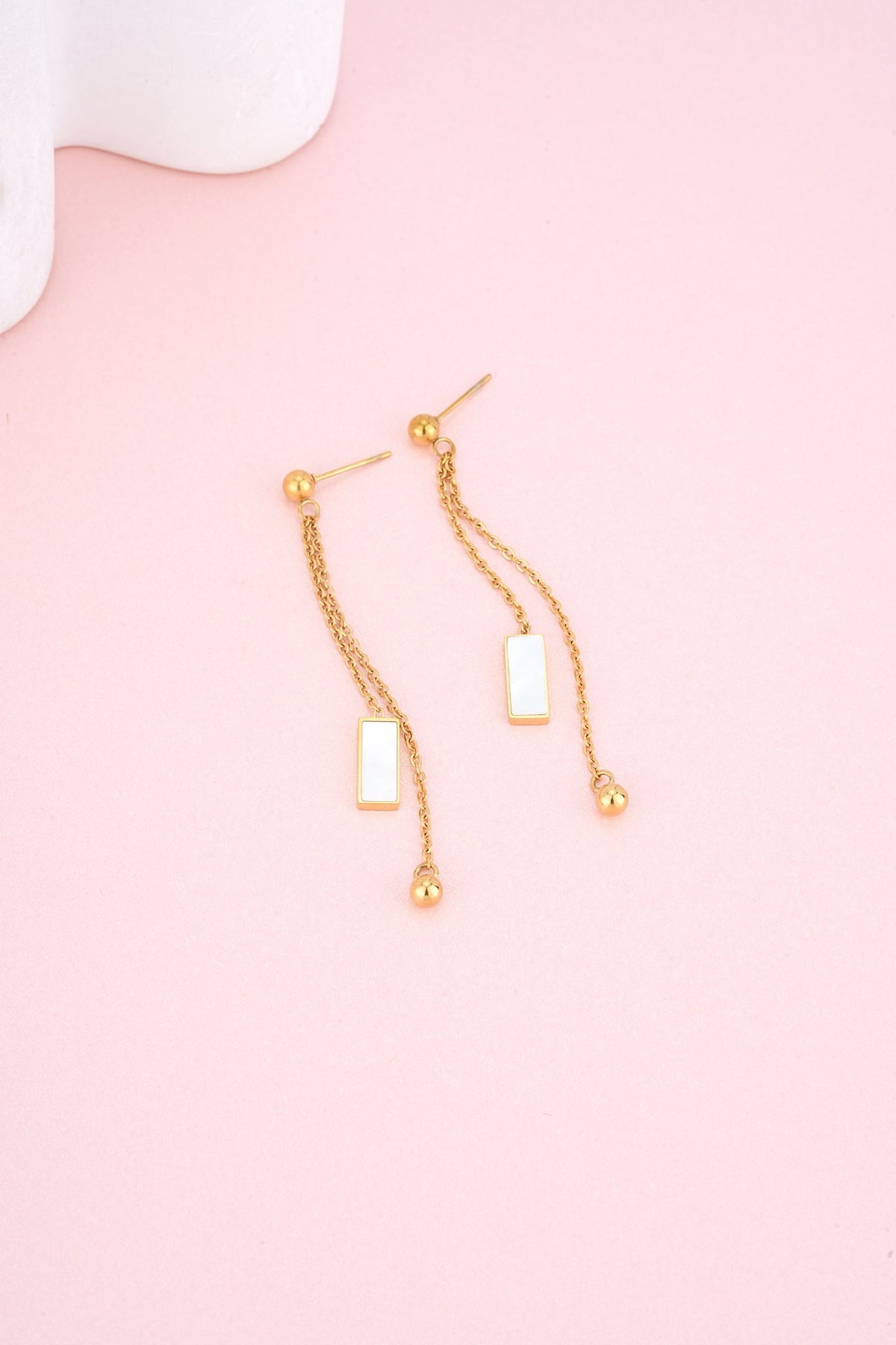 HEYCHIC Darya Shell Earrings (Gold)