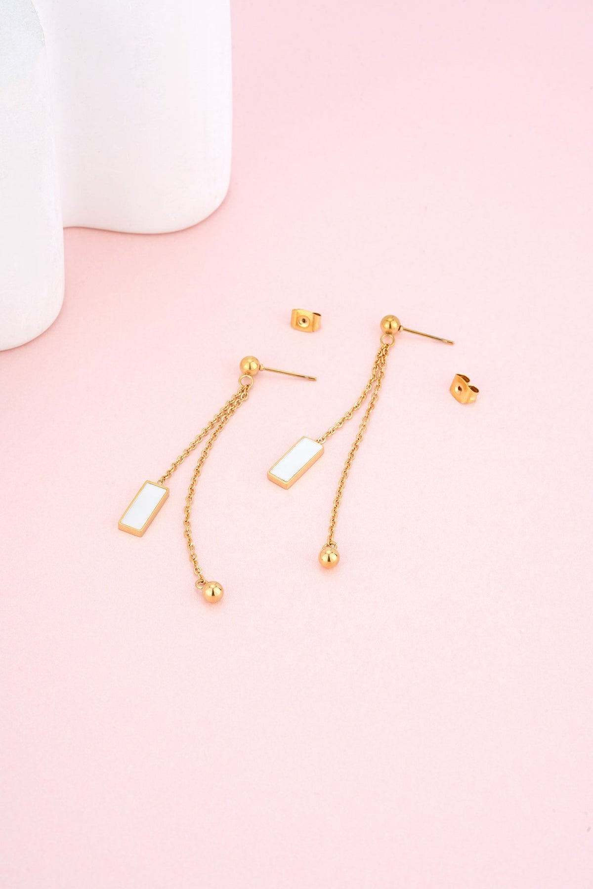 HEYCHIC Darya Shell Earrings (Gold)