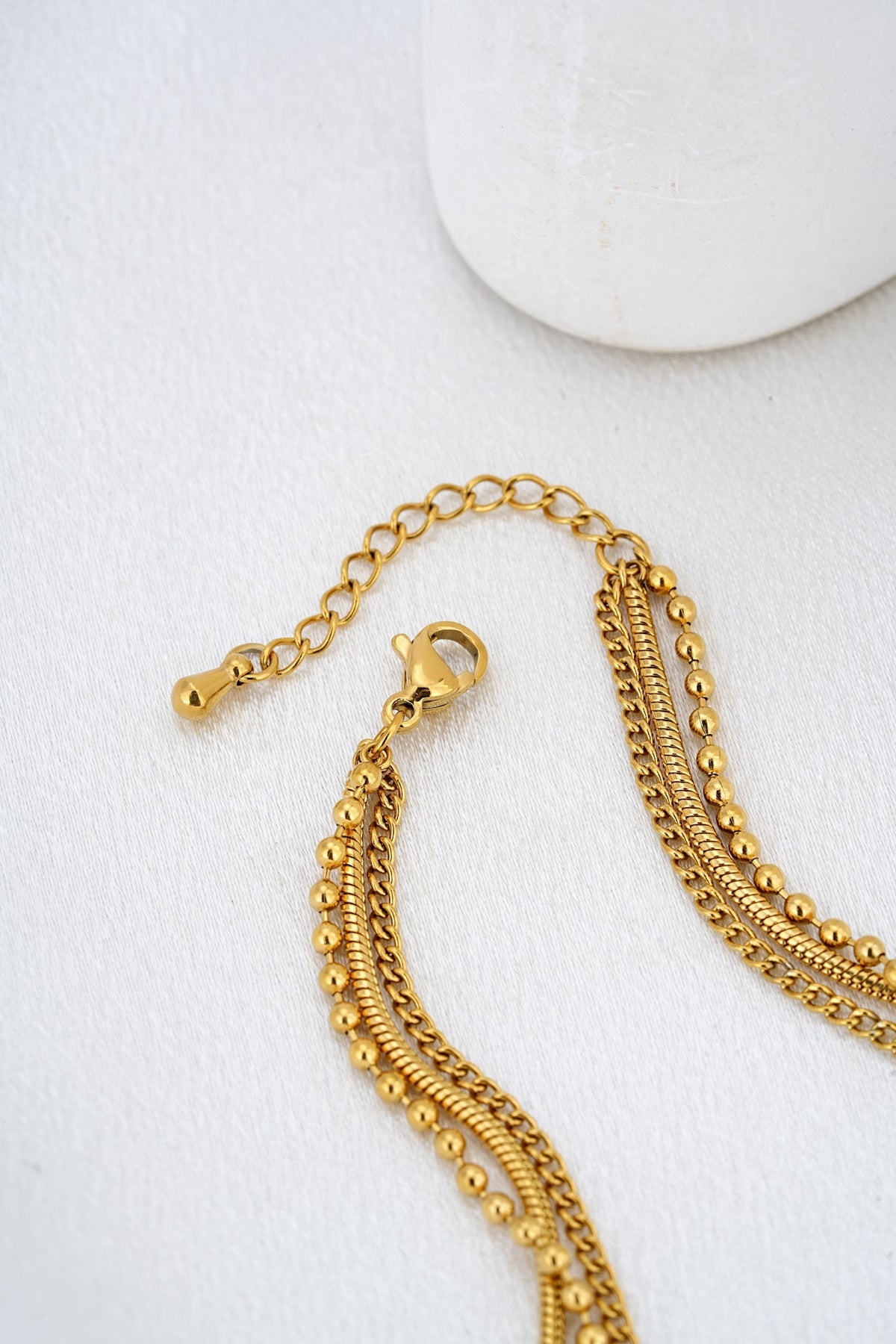 HEYCHIC Helia Layered Gold Bracelet (Red)