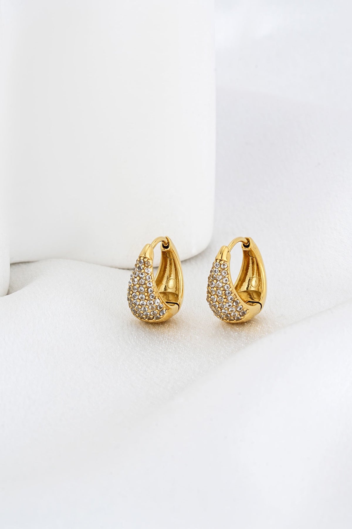 HEYCHIC Claire Zircon Earrings (Gold)