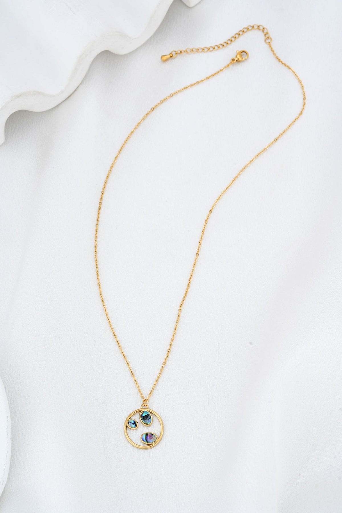 HEYCHIC Cordelia Abalone Shell (Necklace)