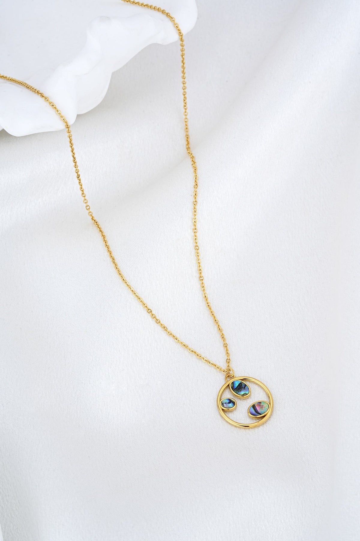 HEYCHIC Cordelia Abalone Shell (Necklace)