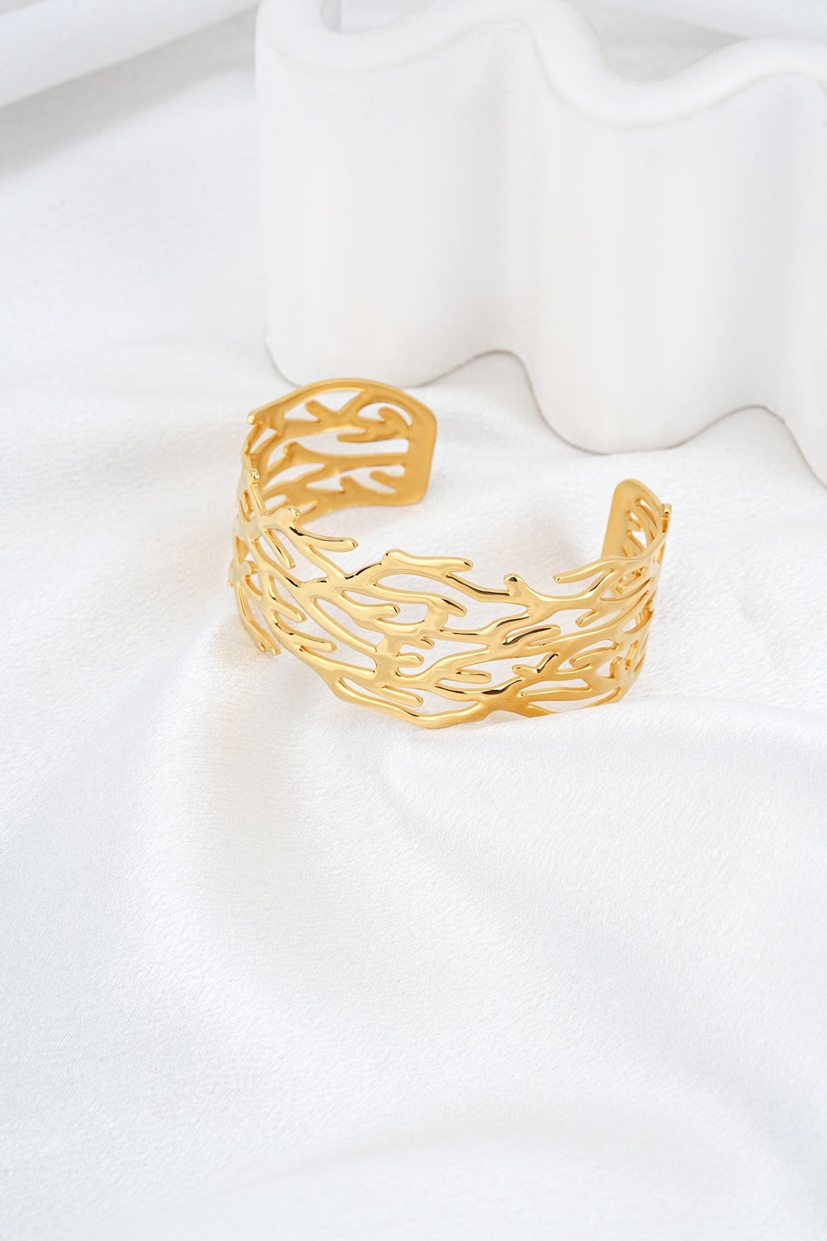 HEYCHIC Corina Bangle (Gold)