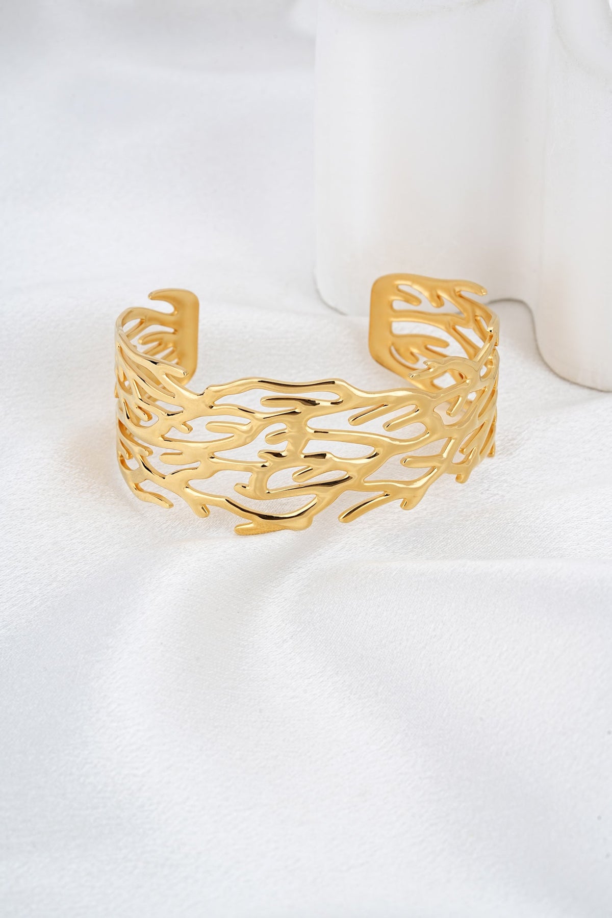 HEYCHIC Corina Bangle (Gold)