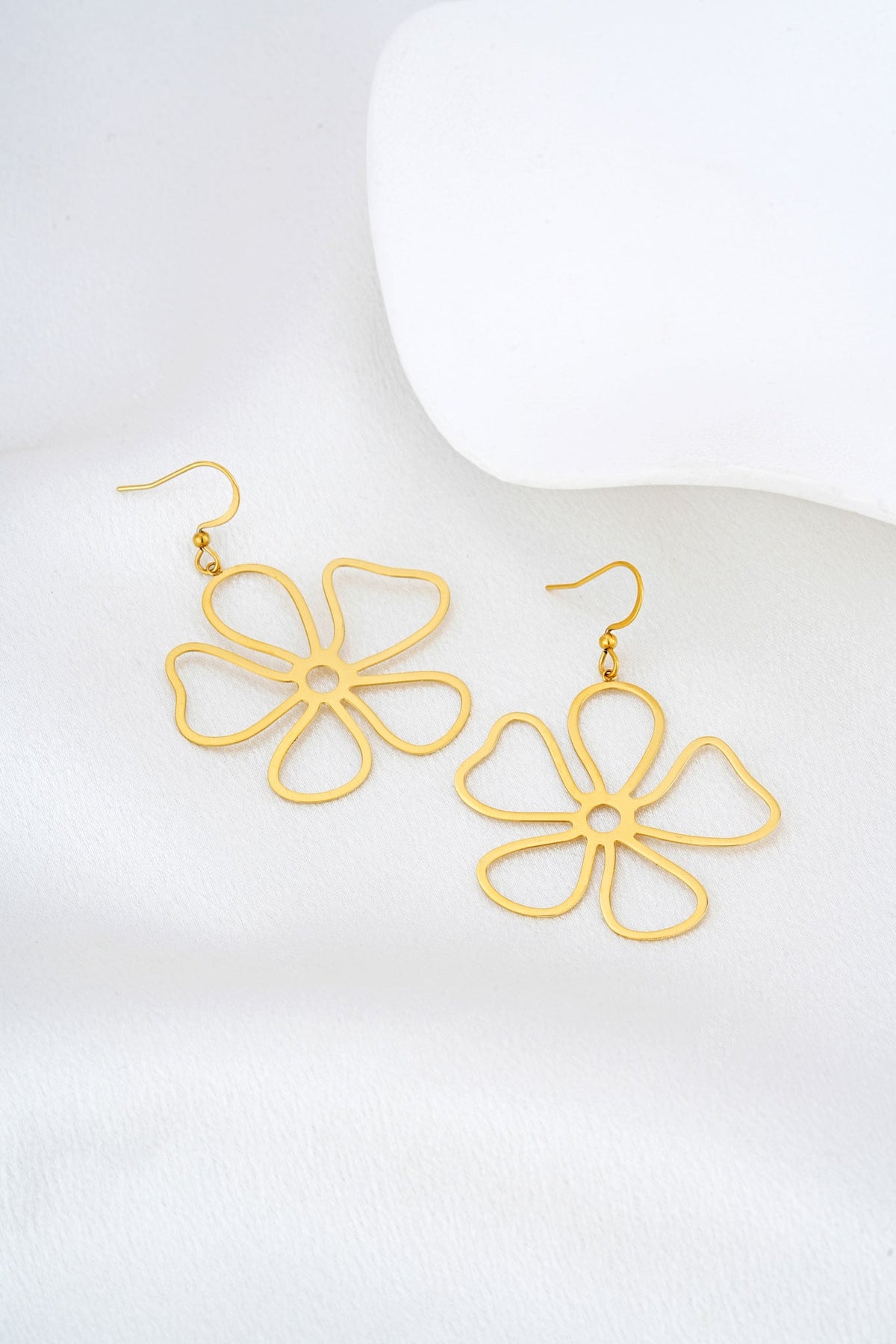 HEYCHIC Misa Floral Earrings (Gold)
