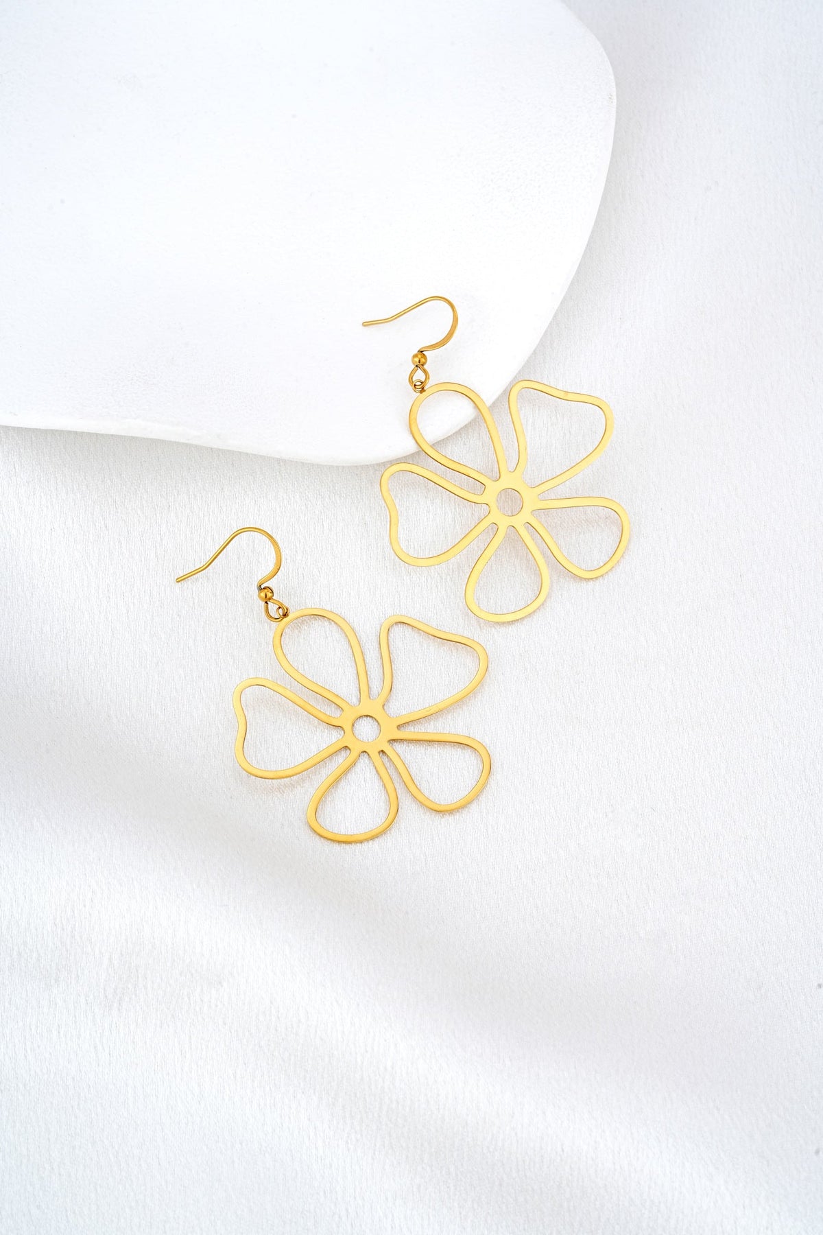 HEYCHIC Misa Floral Earrings (Gold)