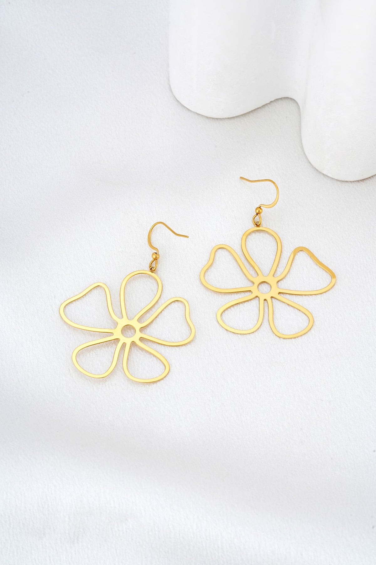 HEYCHIC Misa Floral Earrings (Gold)