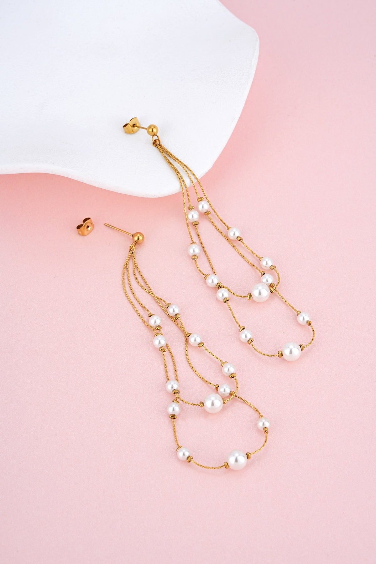 HEYCHIC Marilla Pearl Earrings (Gold)
