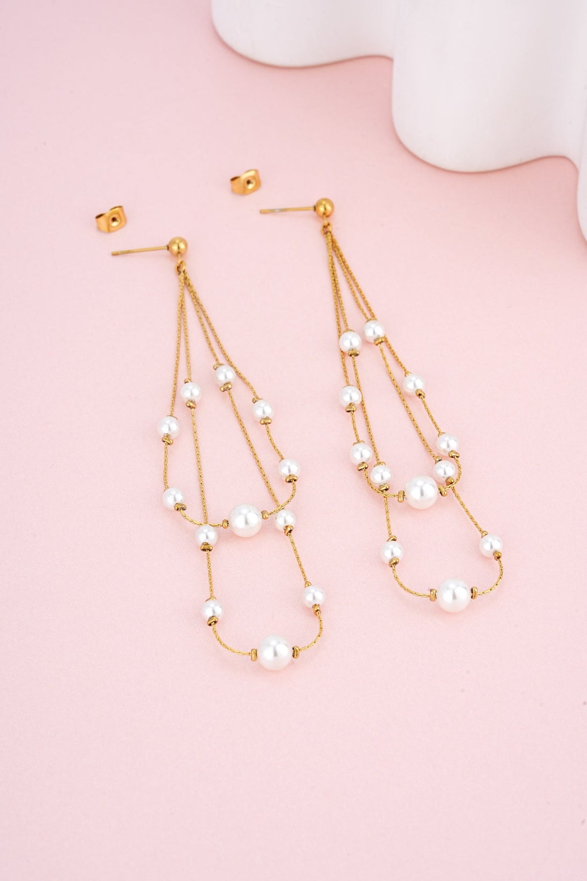 HEYCHIC Marilla Pearl Earrings (Gold)