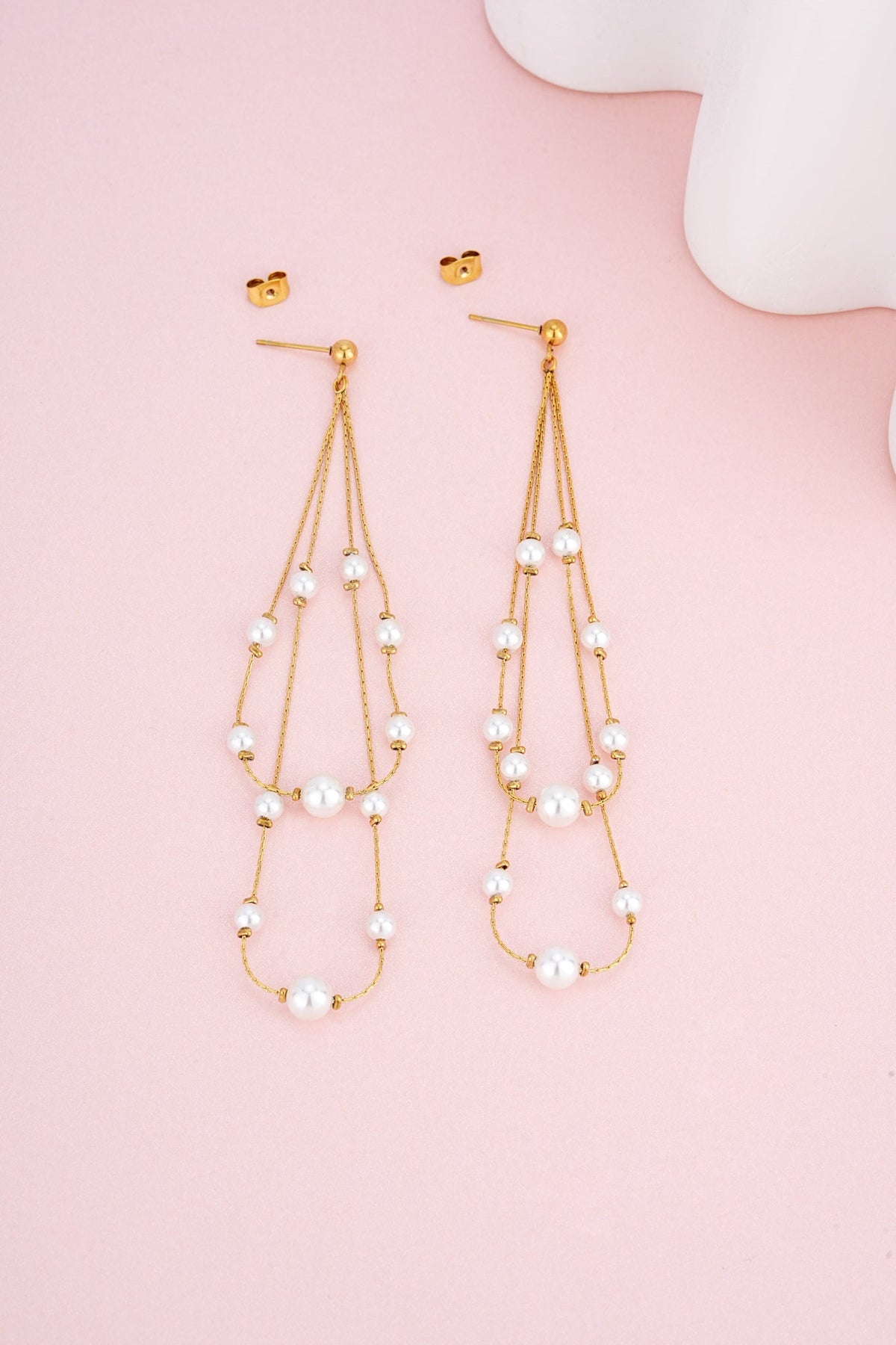 HEYCHIC Marilla Pearl Earrings (Gold)